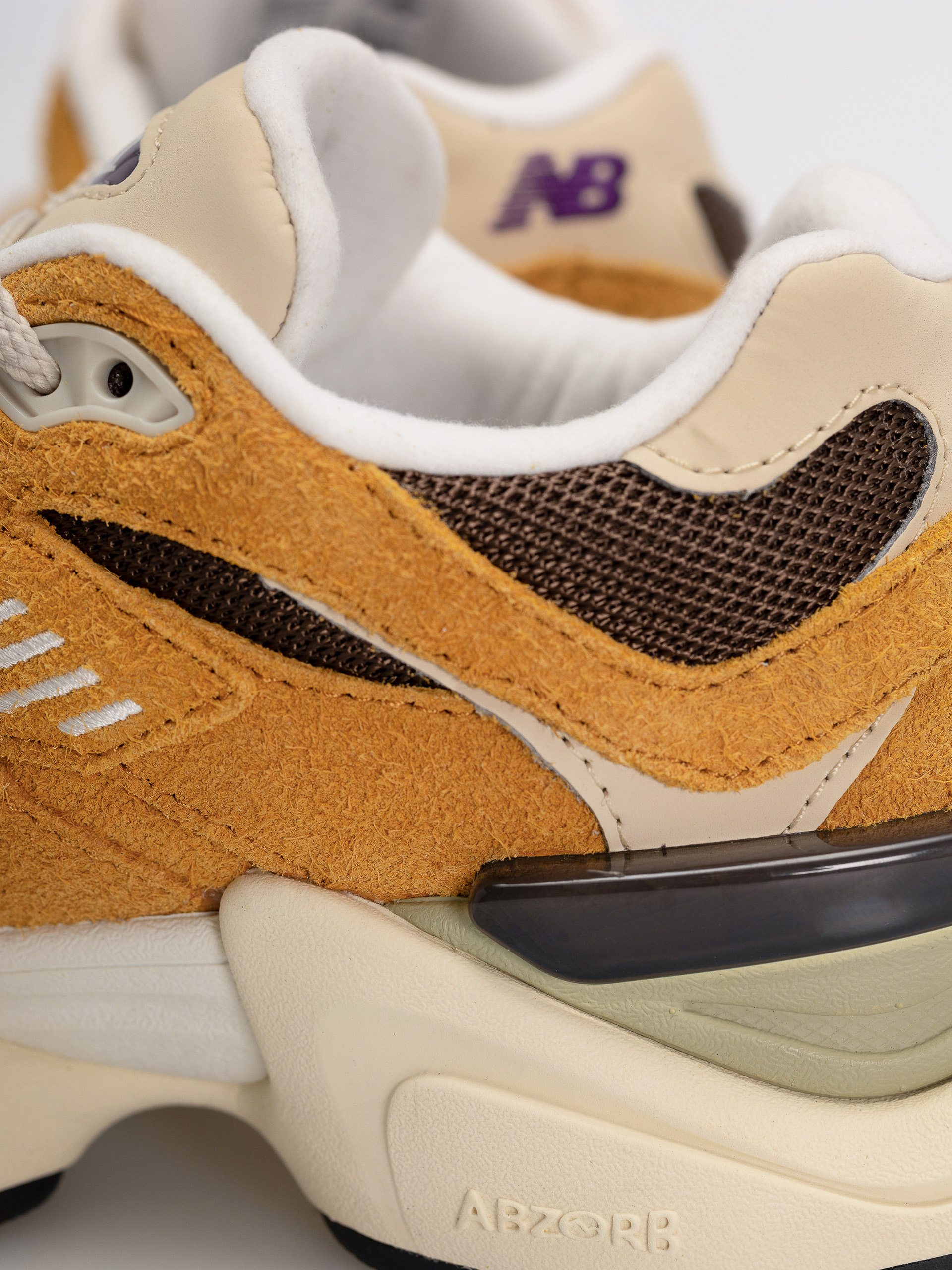 Buty New Balance 9060 (butterscotch)