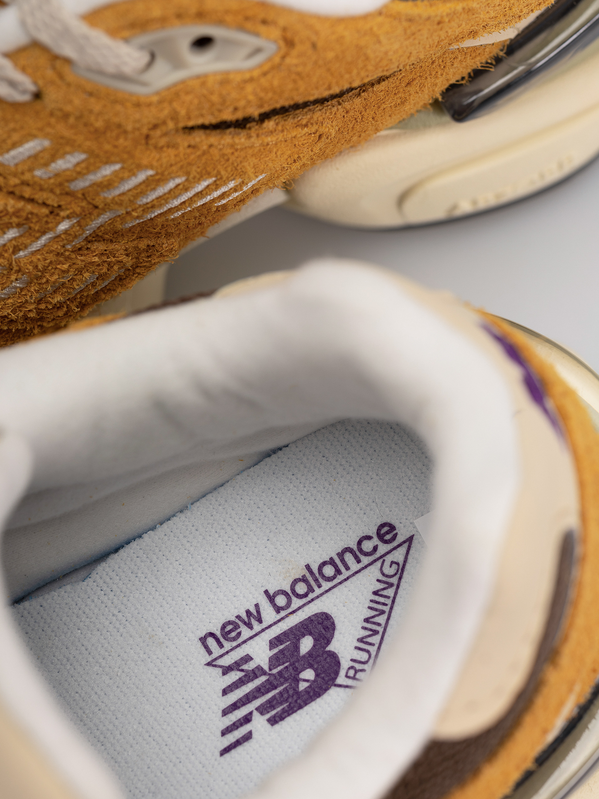 Buty New Balance 9060 (butterscotch)