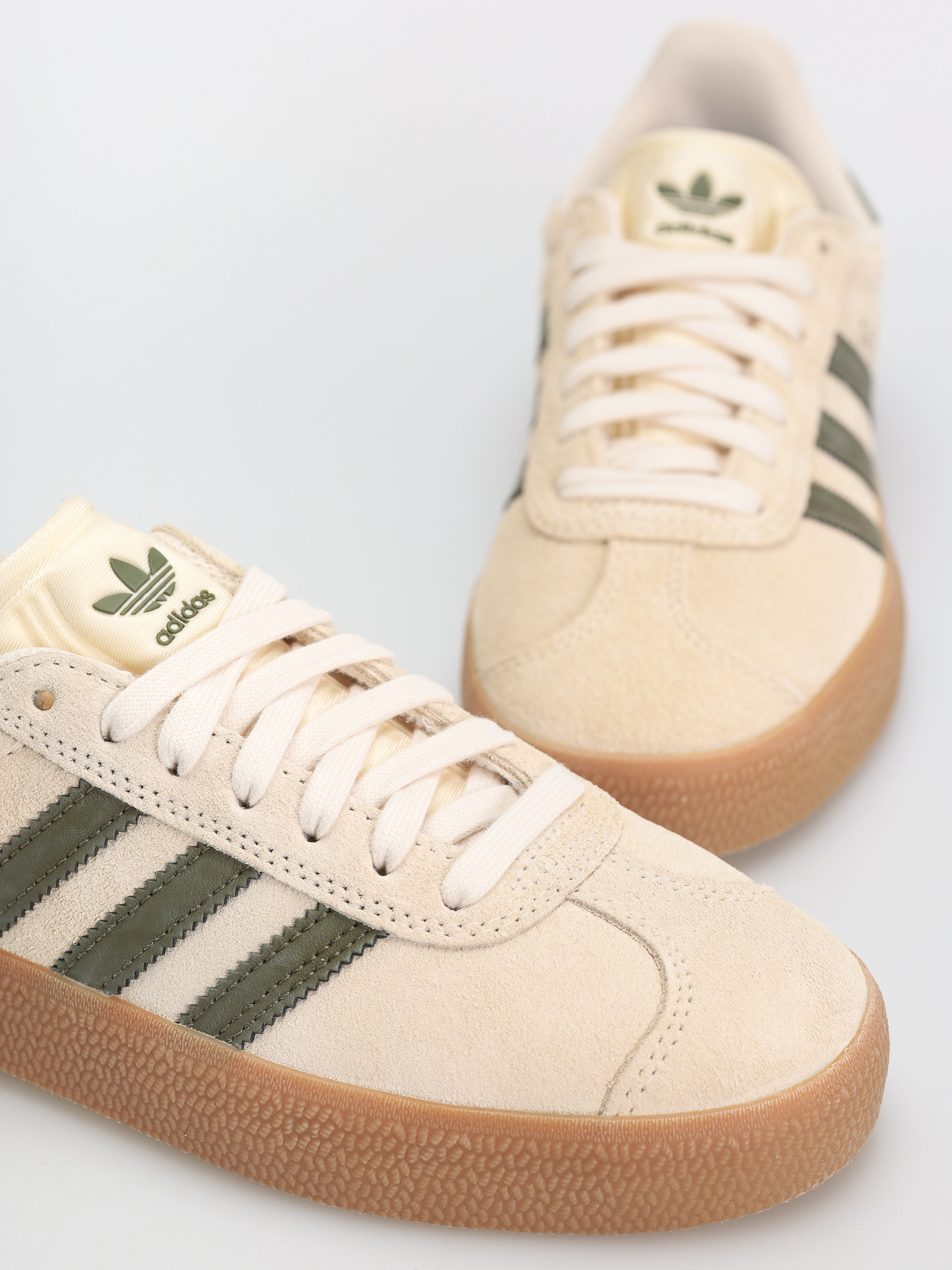 Buty adidas Gazelle ADV (ecrtin/focoli/gum4)