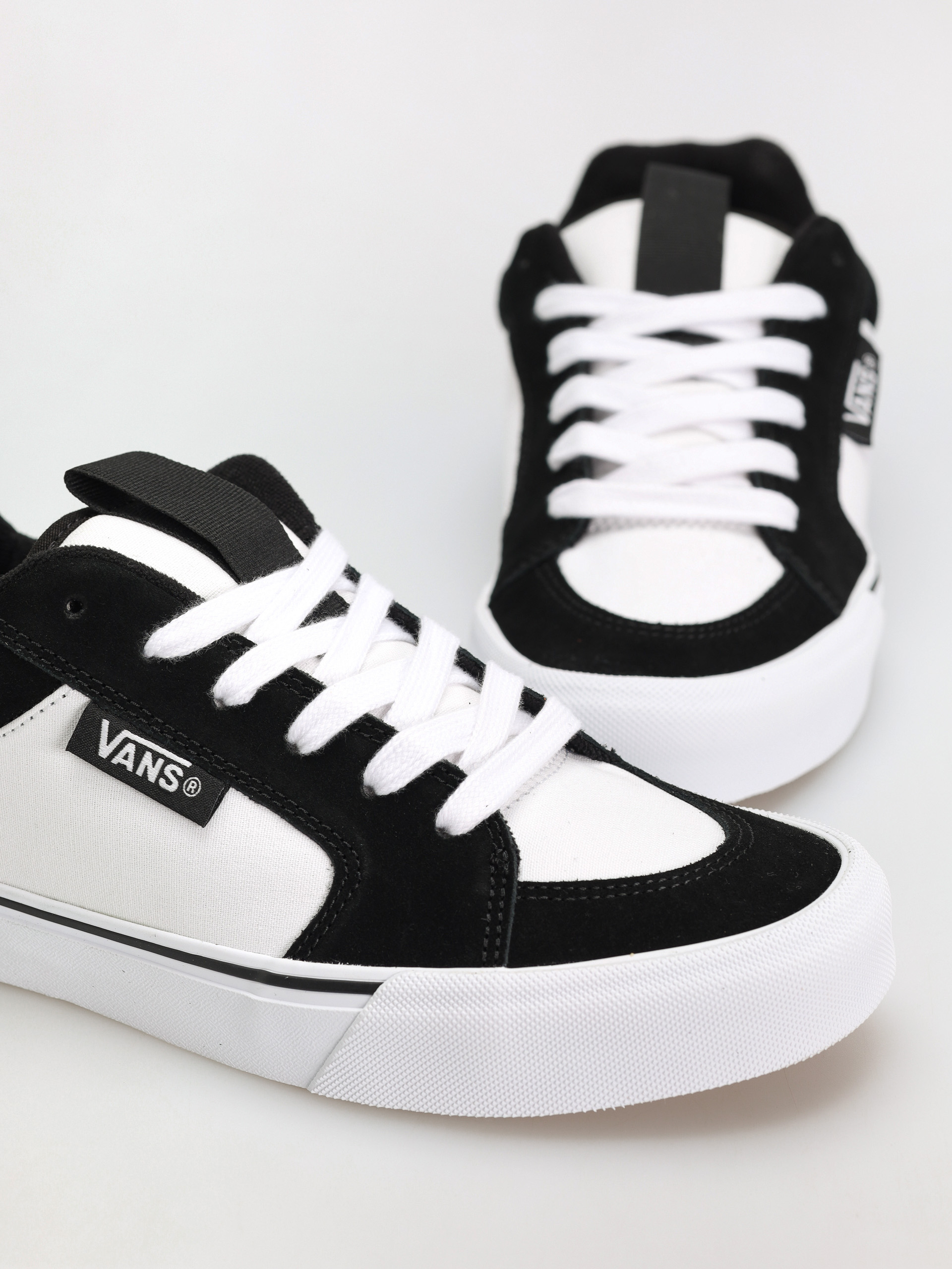 Buty Vans Chukka Push (2-tone black/white)