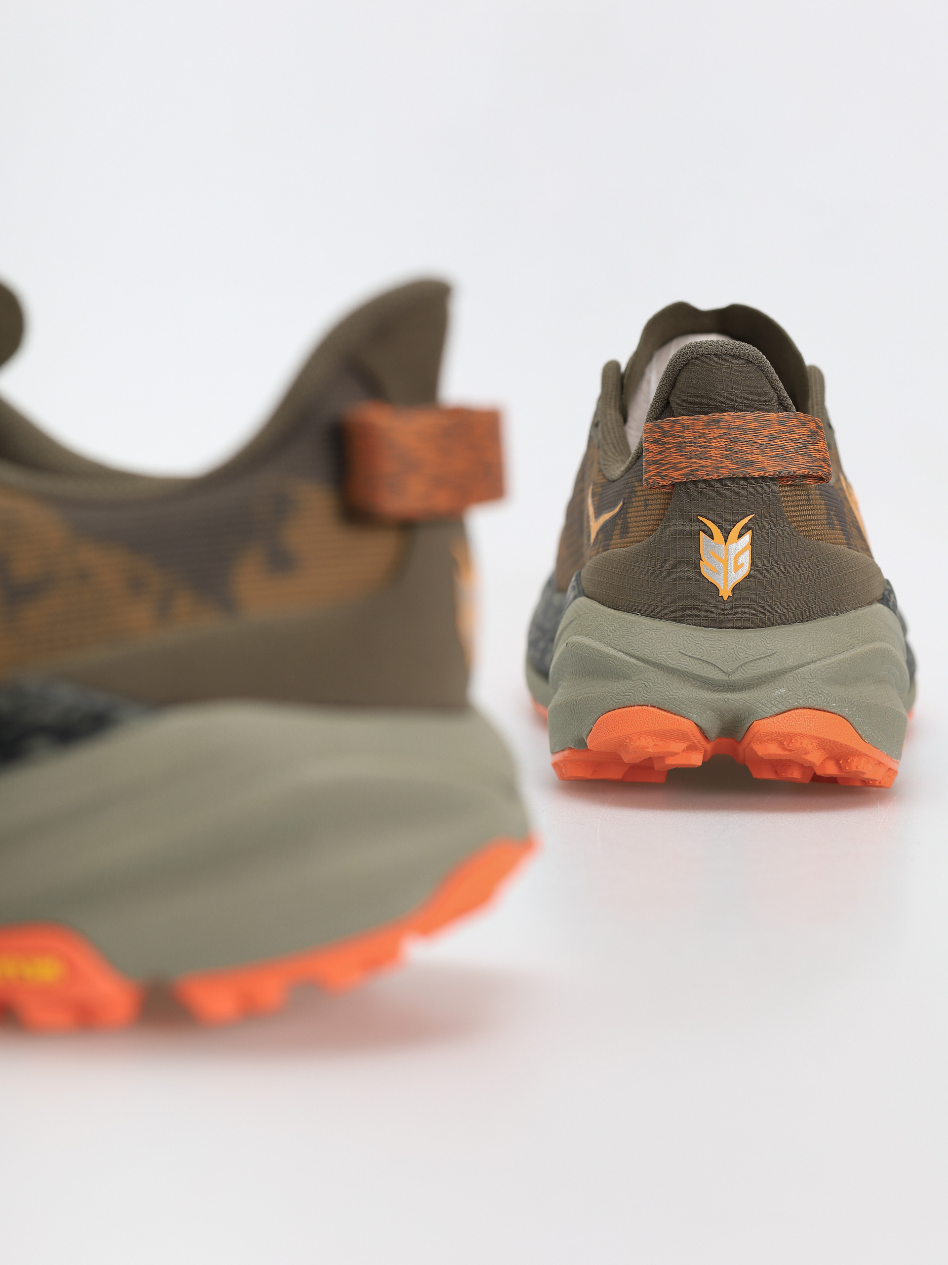 Buty Hoka Speedgoat 6 (antique olive/squash)