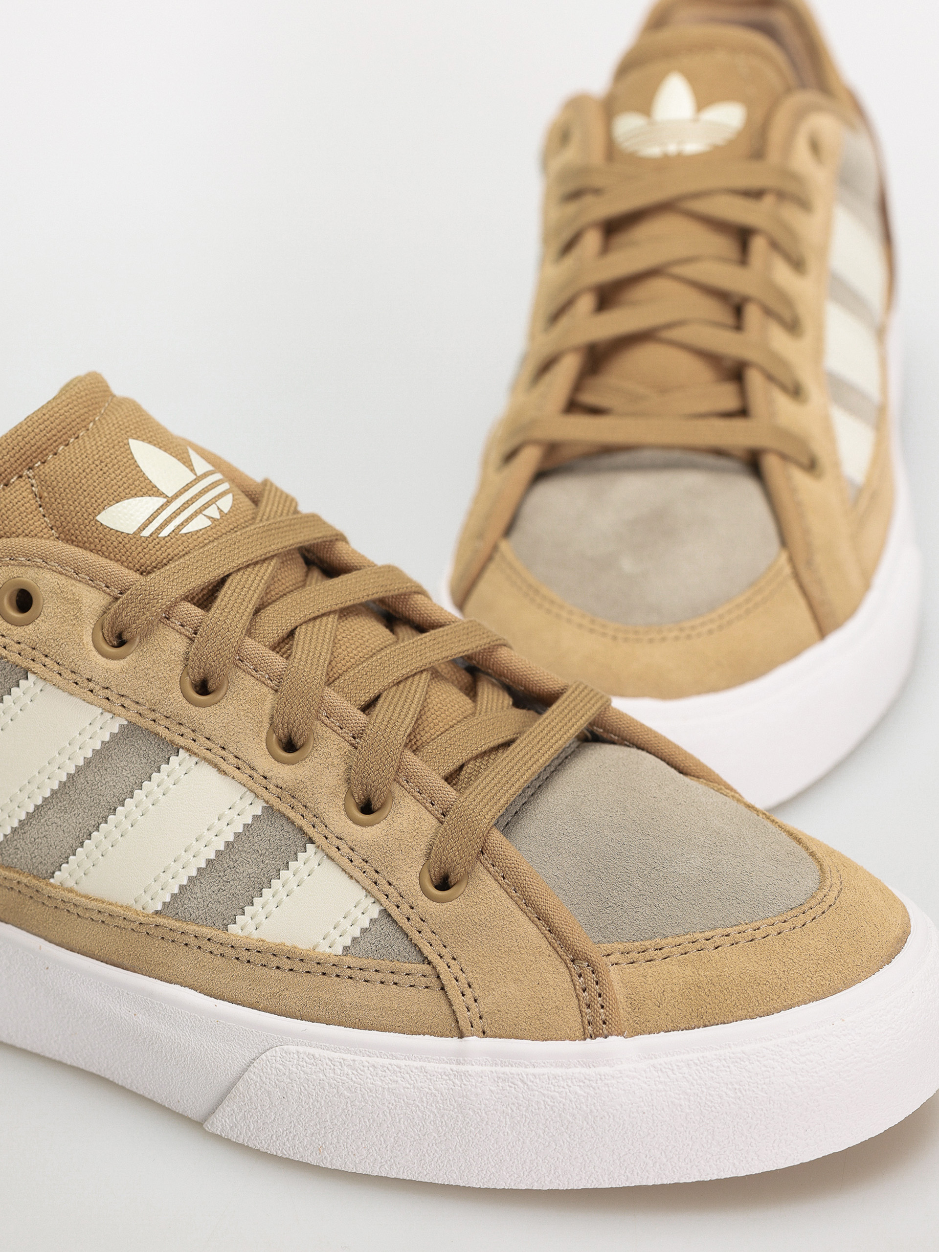 Buty adidas Court TNS Premiere (cardbo/owhite/silpeb)