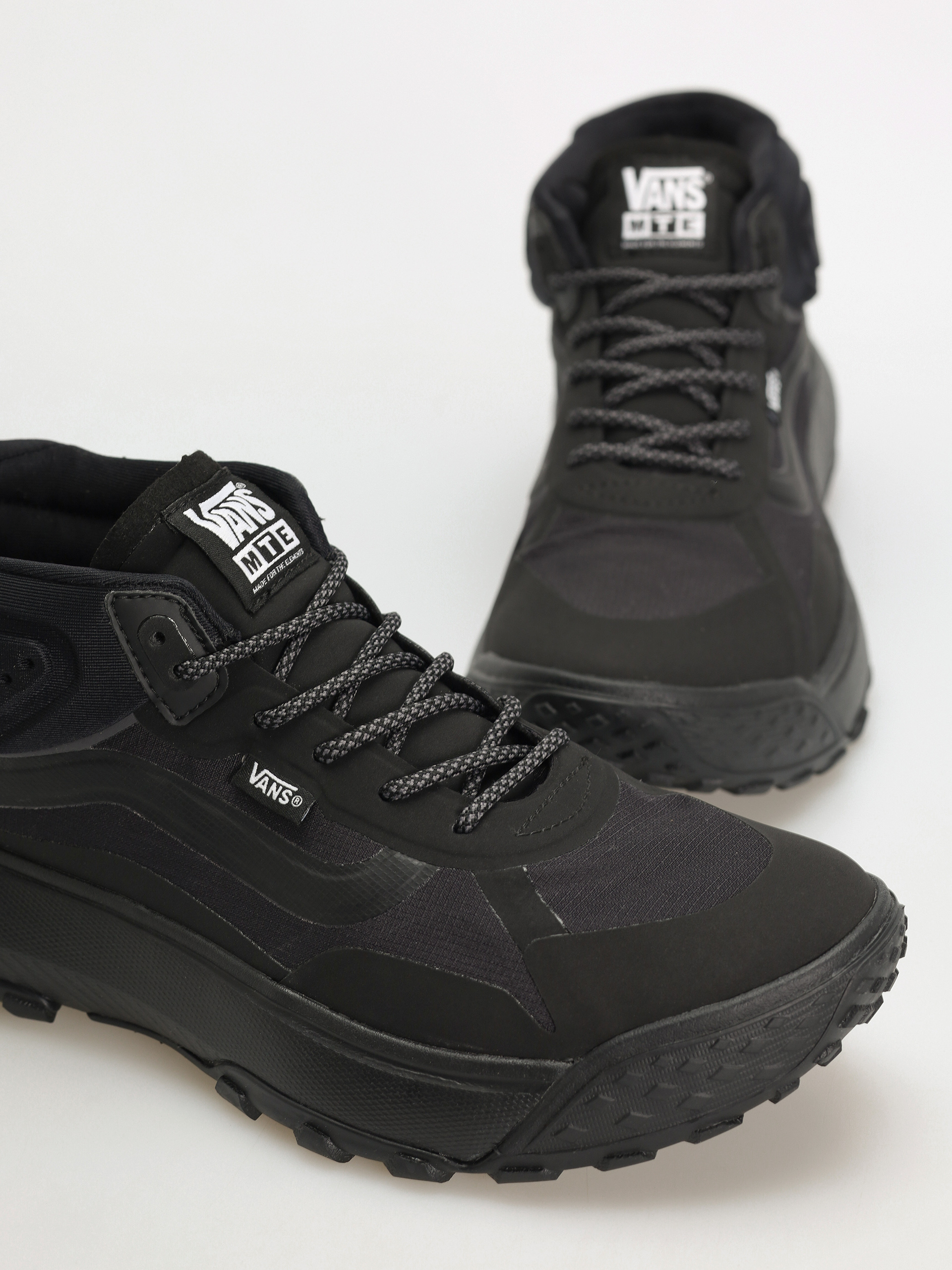 Buty Vans Crosspath Mid MTE (black/black)
