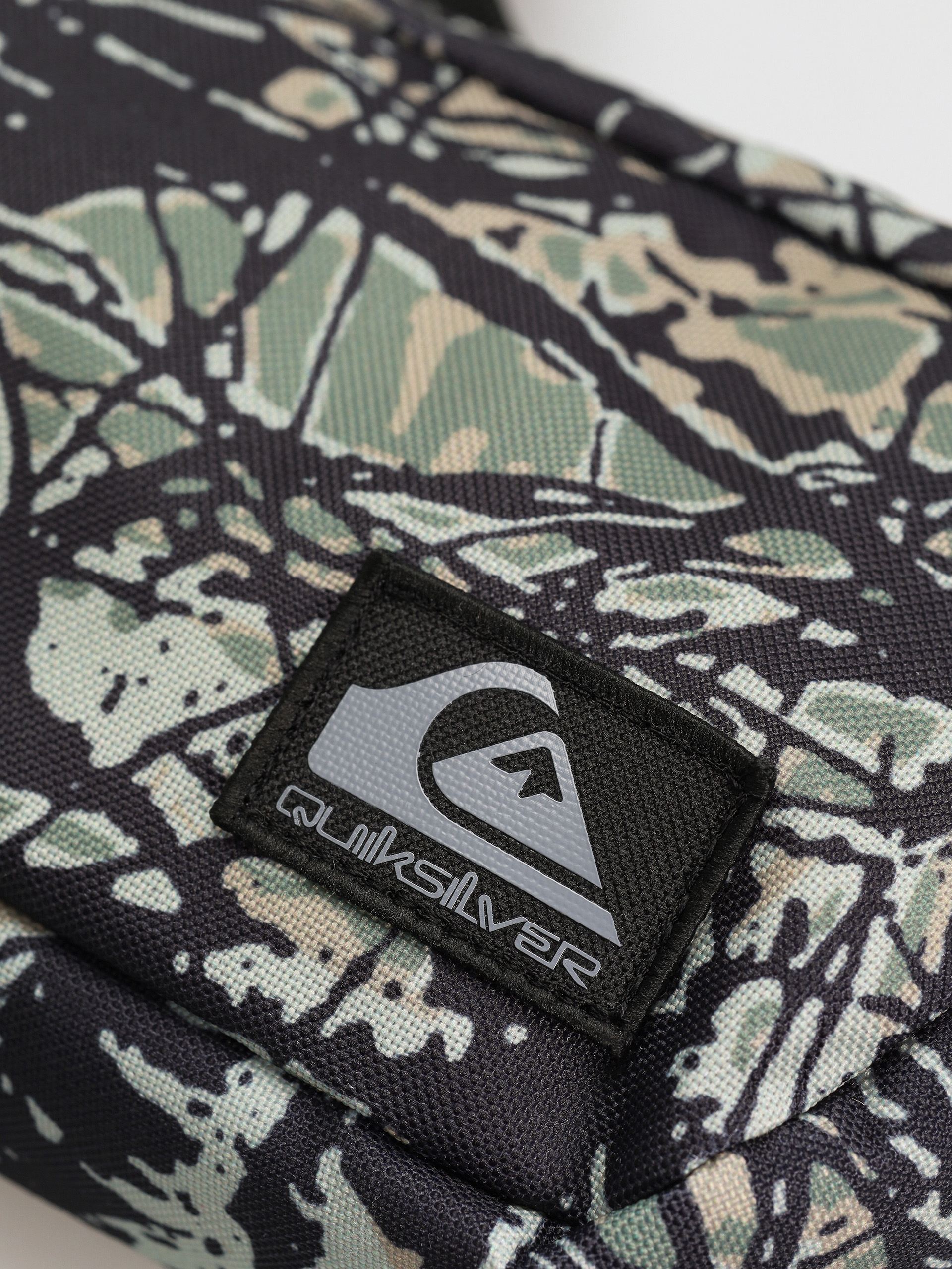 Nerka Quiksilver Pubjug 2.0 (woodland abstract sea spray)