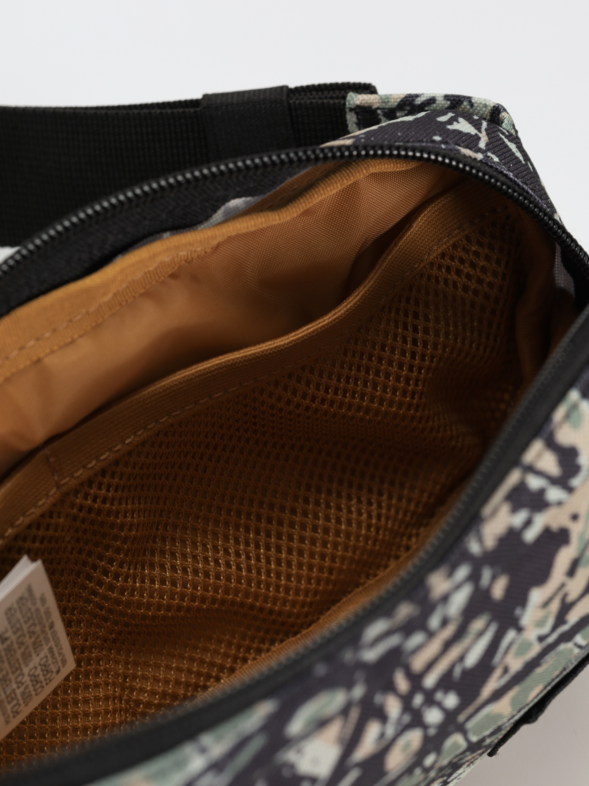 Nerka Quiksilver Pubjug 2.0 (woodland abstract sea spray)