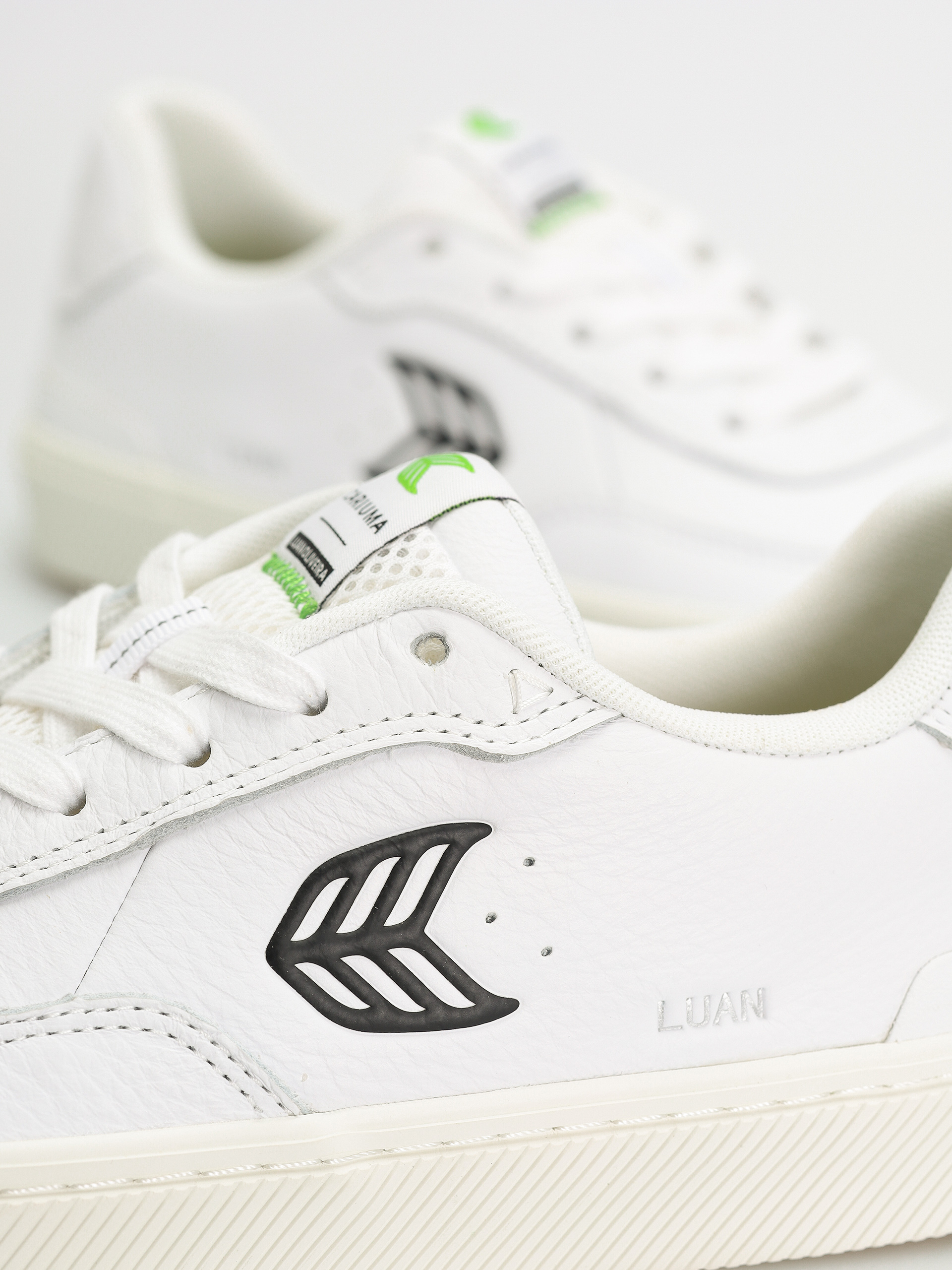 Buty Cariuma Luan Pro (white premium leather)