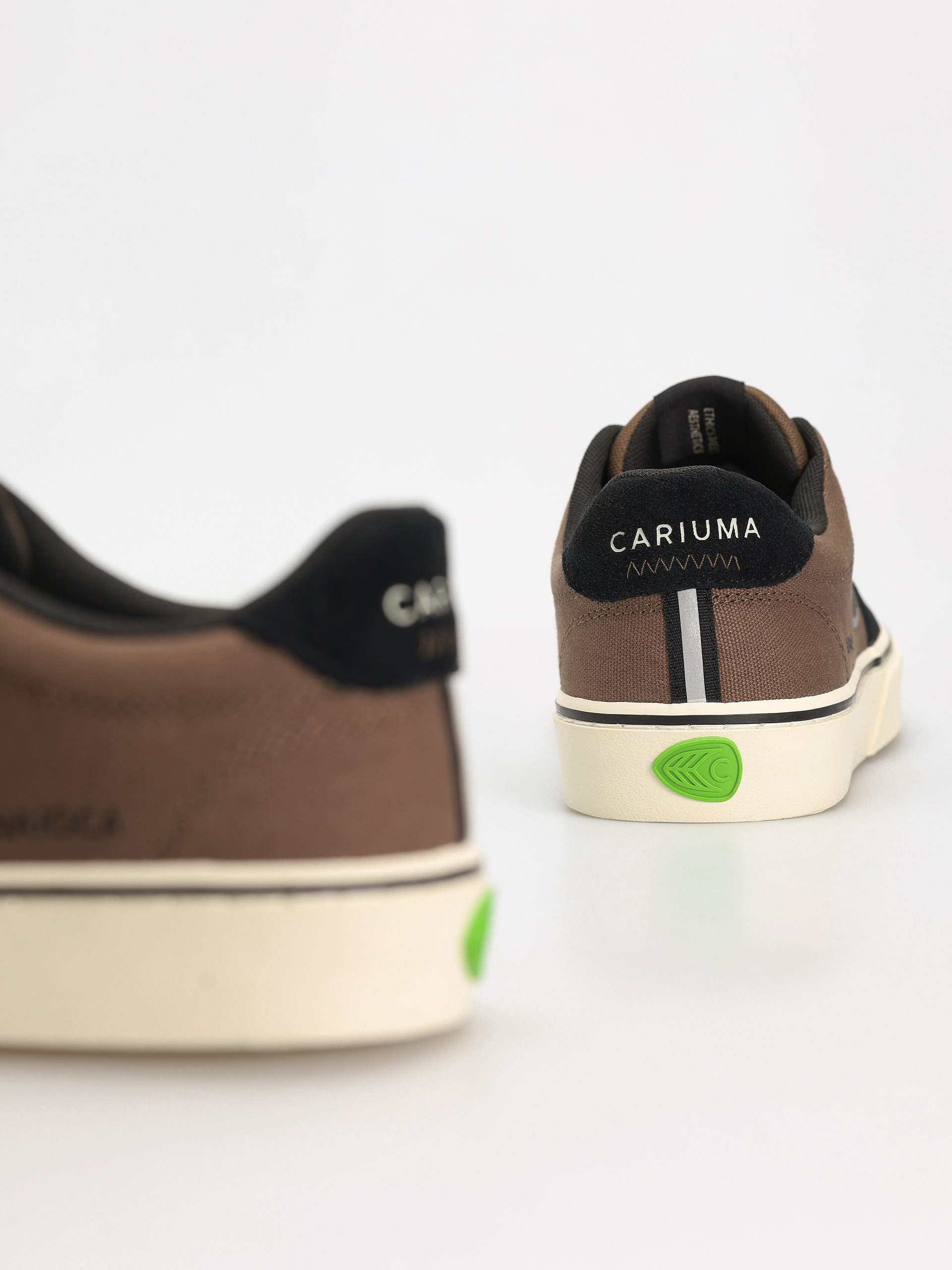 Buty Cariuma Naioca Pro (black/dark khaki)