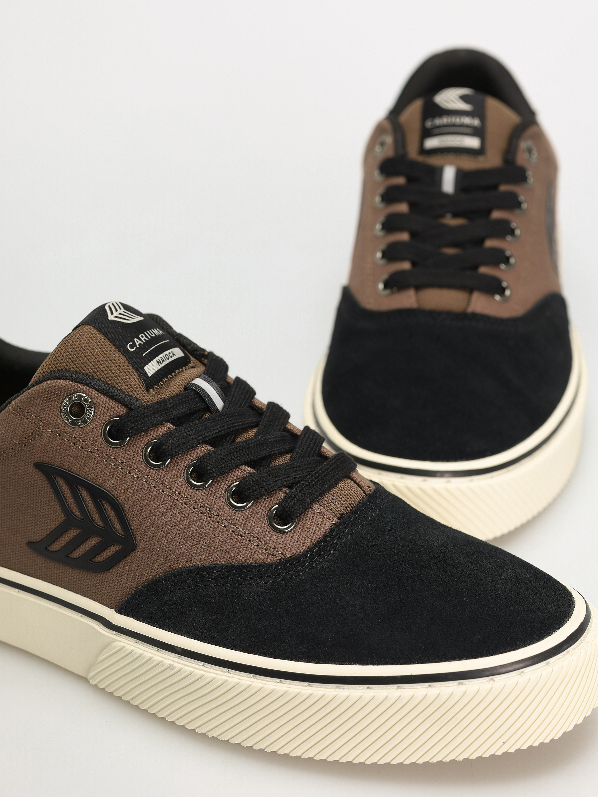 Buty Cariuma Naioca Pro (black/dark khaki)