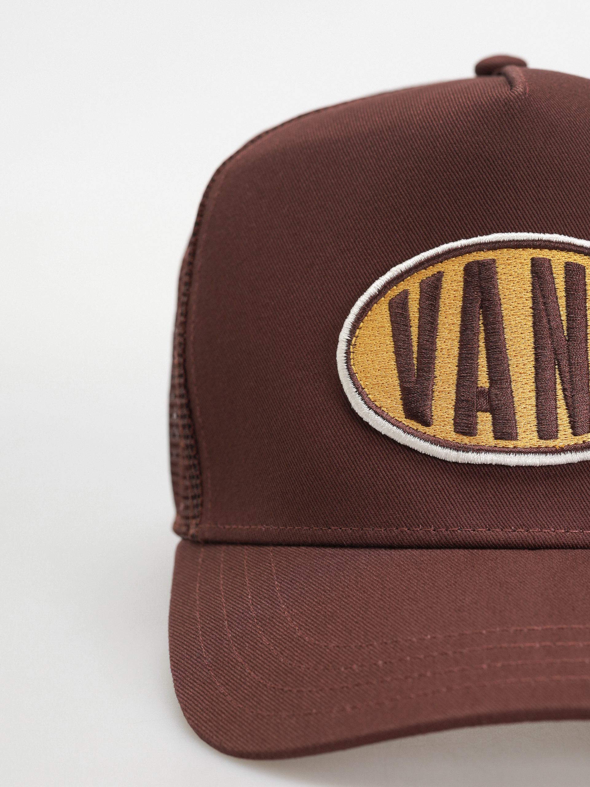 Czapka z daszkiem Vans Spray On Trucker (bitter chocolate)