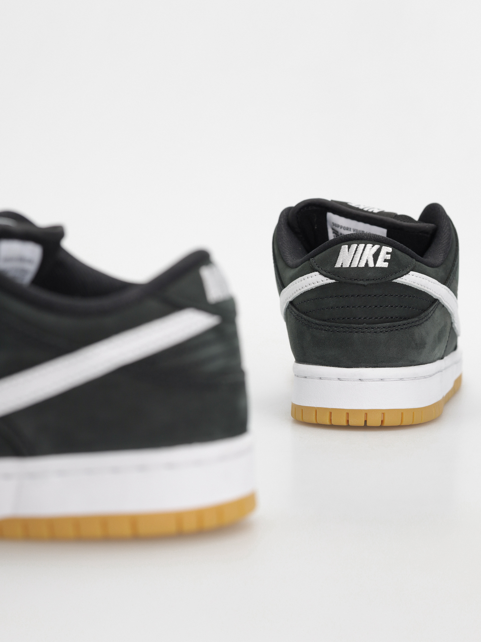 Buty Nike SB Dunk Low Pro Aa (black/white black gum light brown)