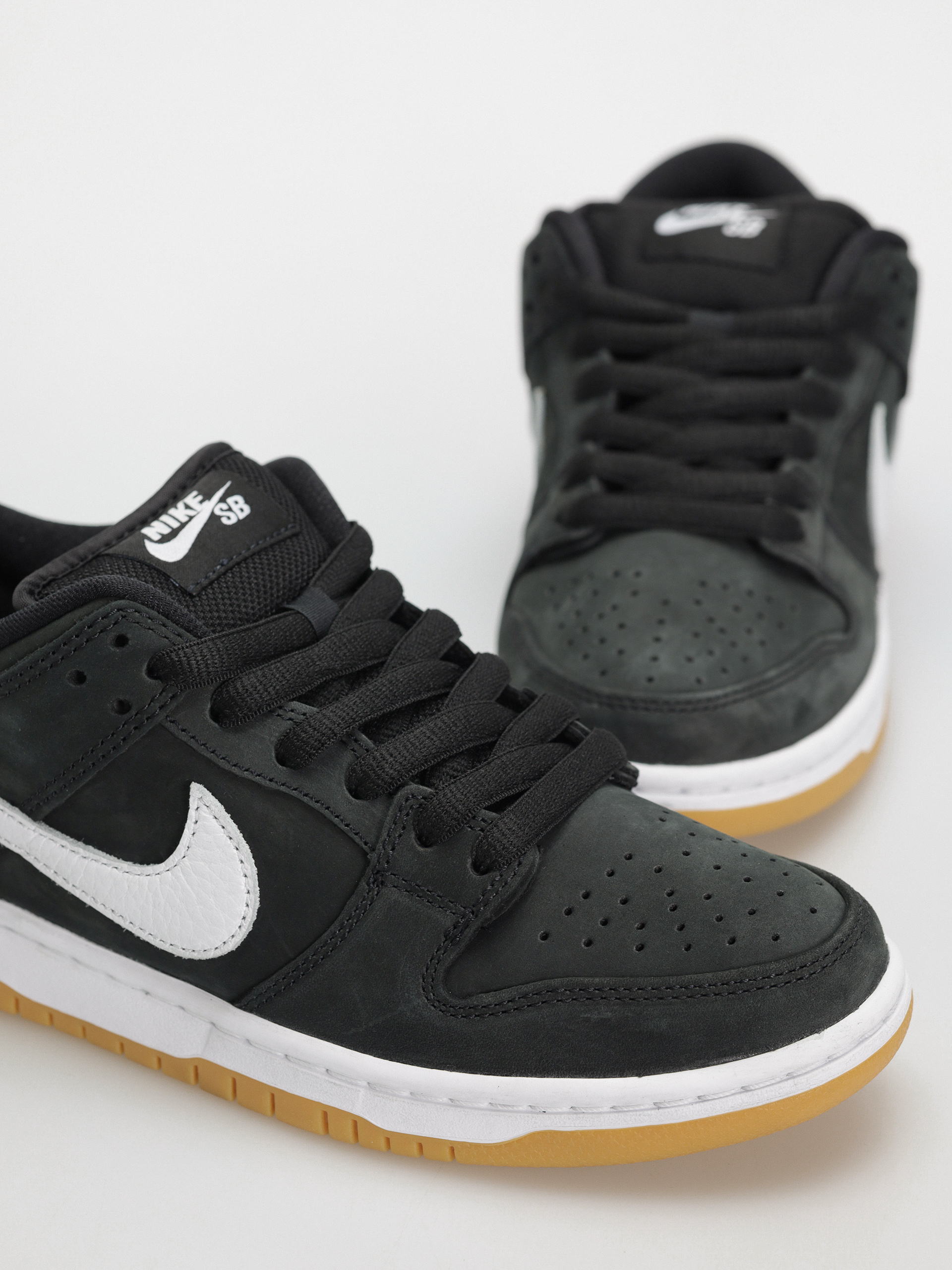 Buty Nike SB Dunk Low Pro Aa (black/white black gum light brown)