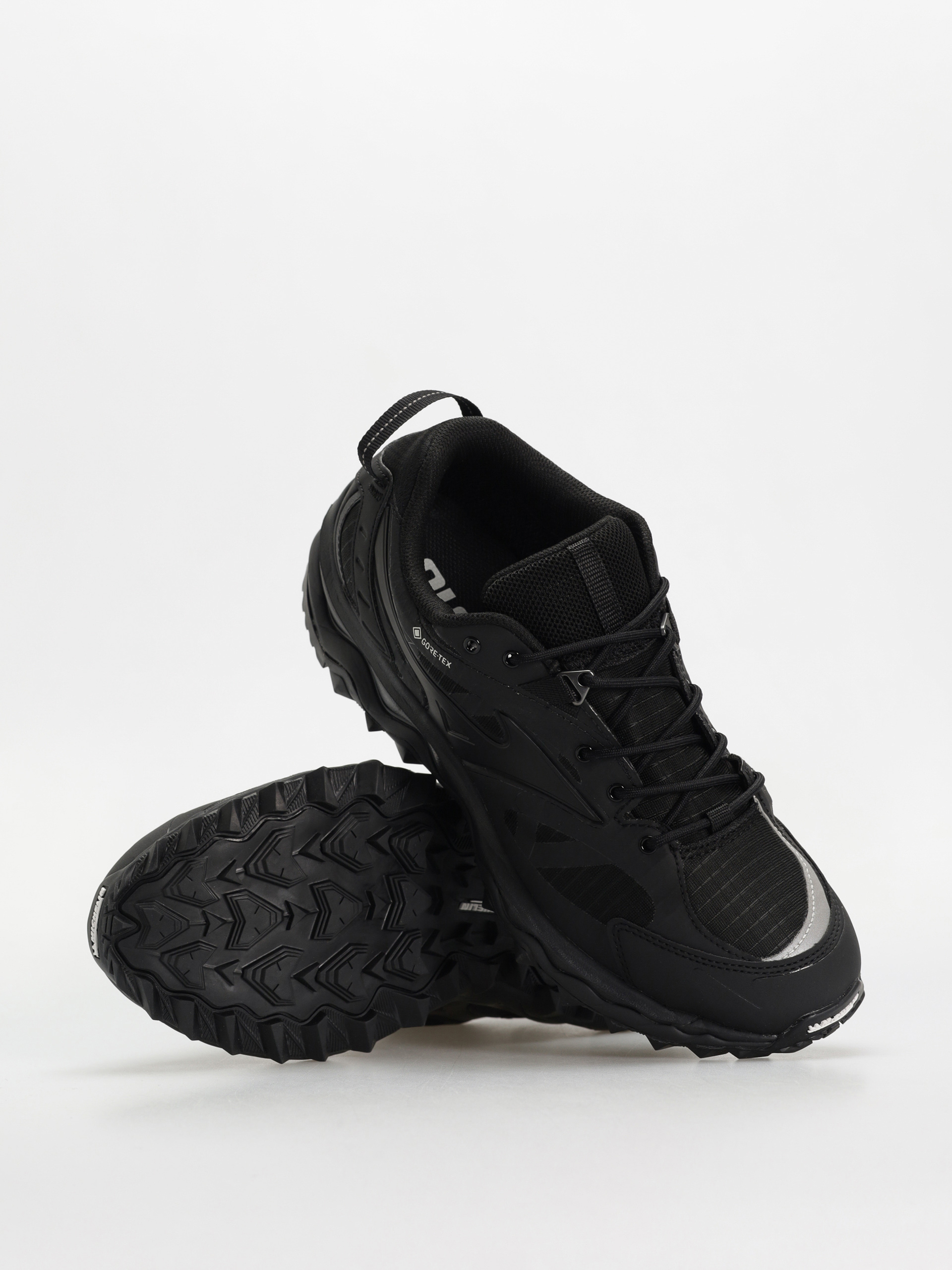 Buty Mizuno Wave Mujin TL GTX (black/black/black)