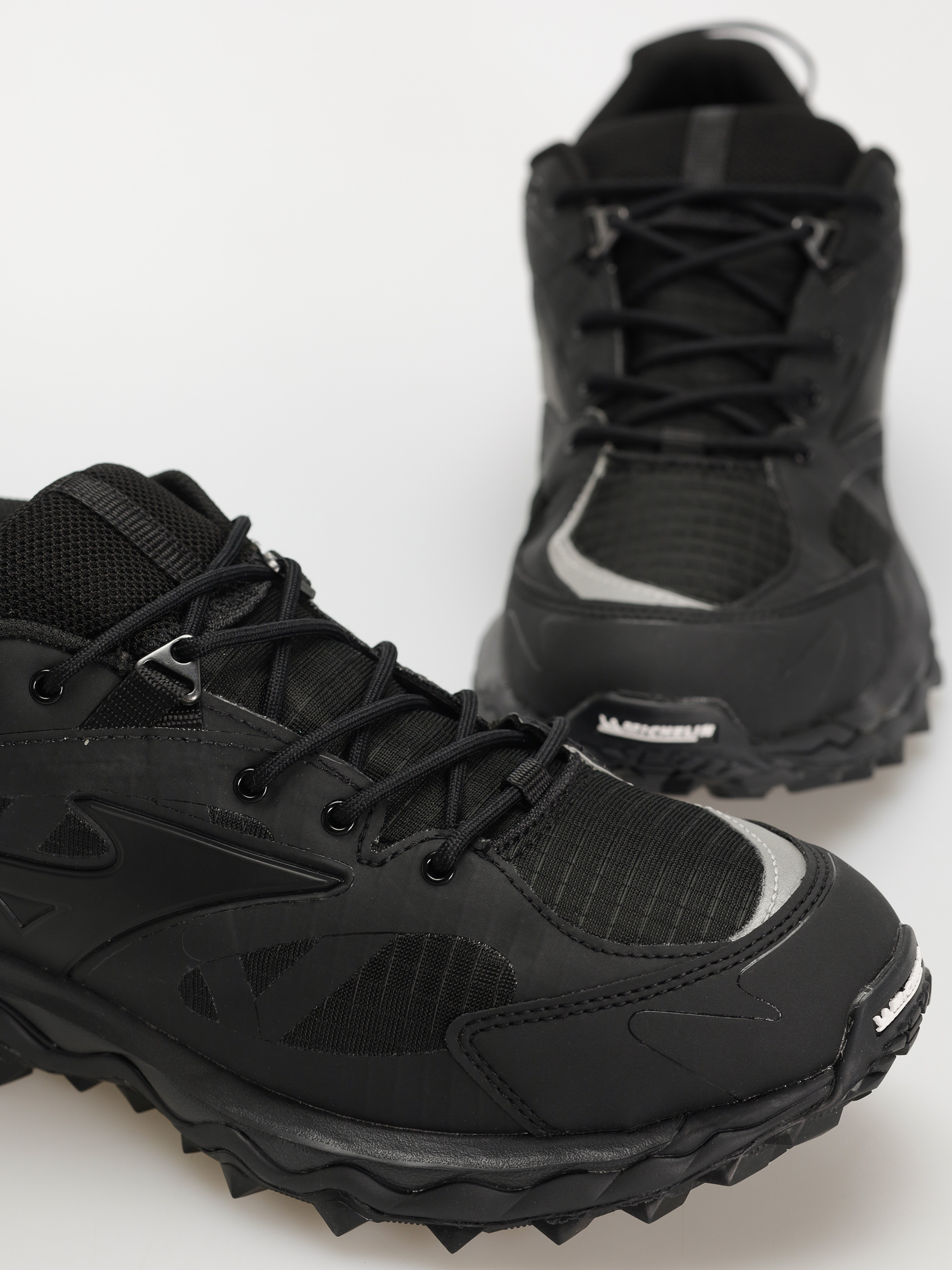 Buty Mizuno Wave Mujin TL GTX (black/black/black)