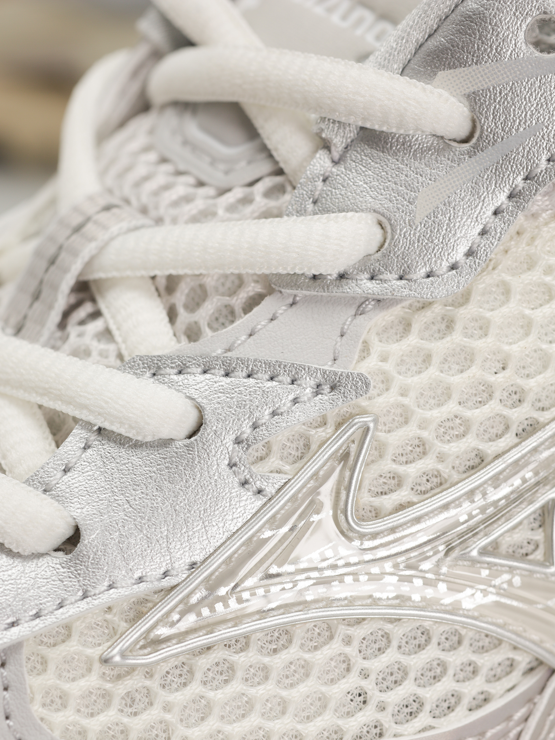 Buty Mizuno Wave Rider 10 (white/white sand/nimbus cloud)