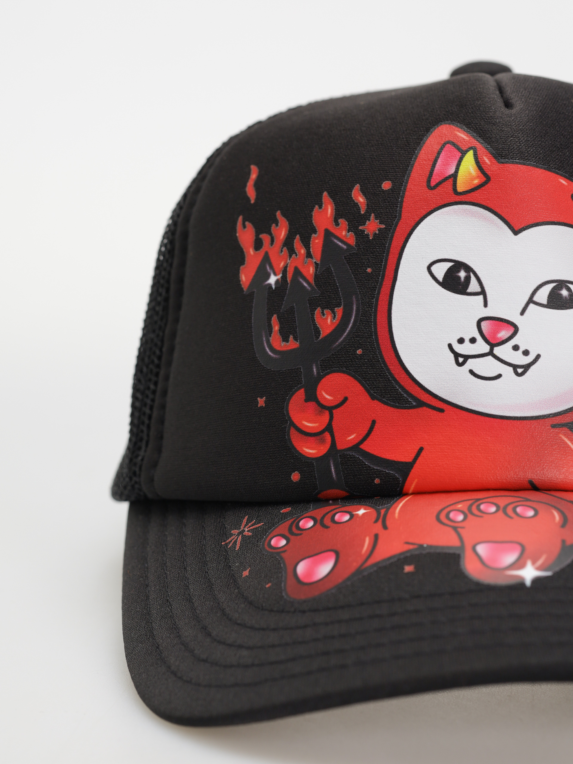 Czapka z daszkiem RipNDip Scary Cute Trucker (black)
