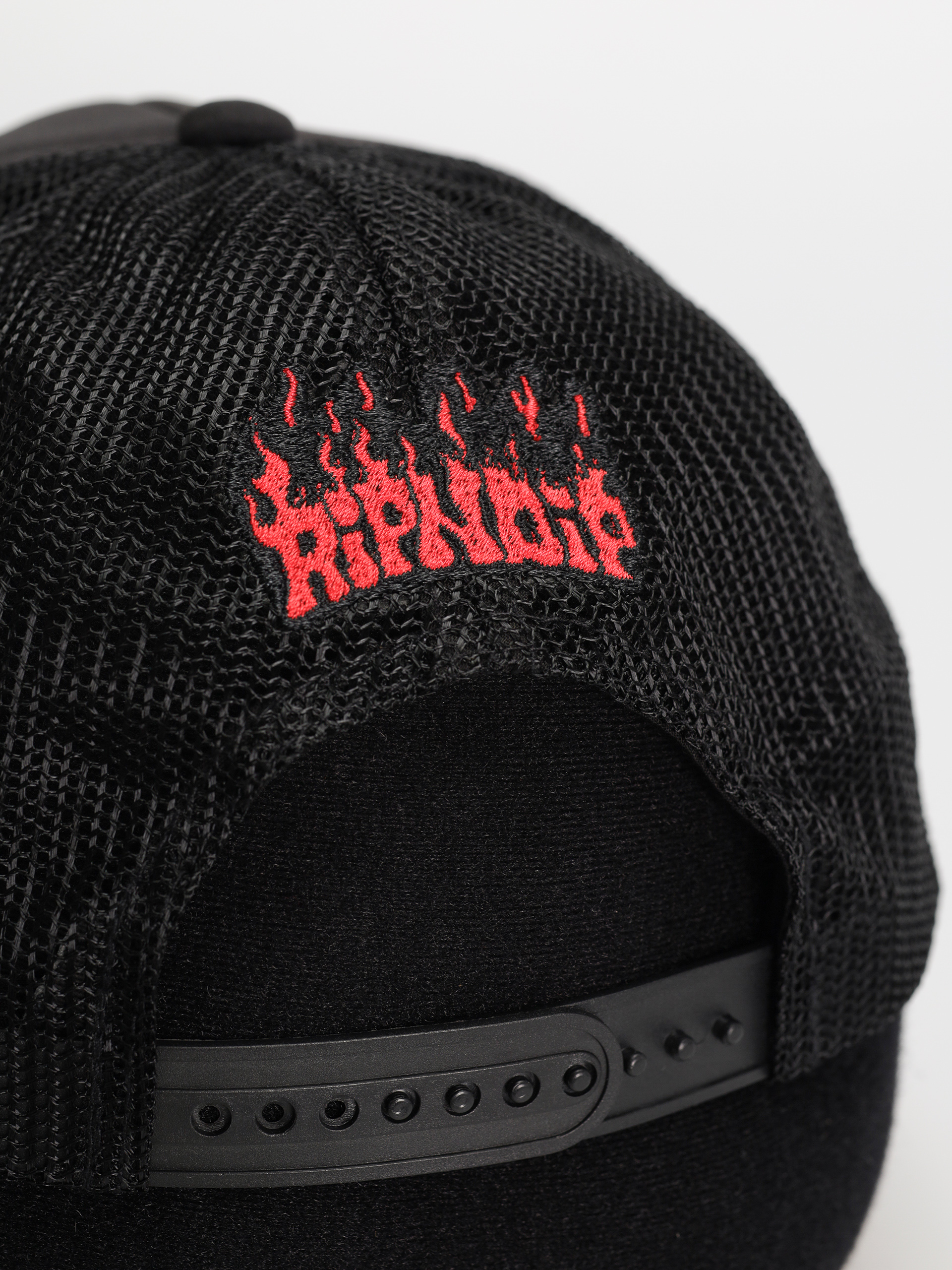 Czapka z daszkiem RipNDip Scary Cute Trucker (black)