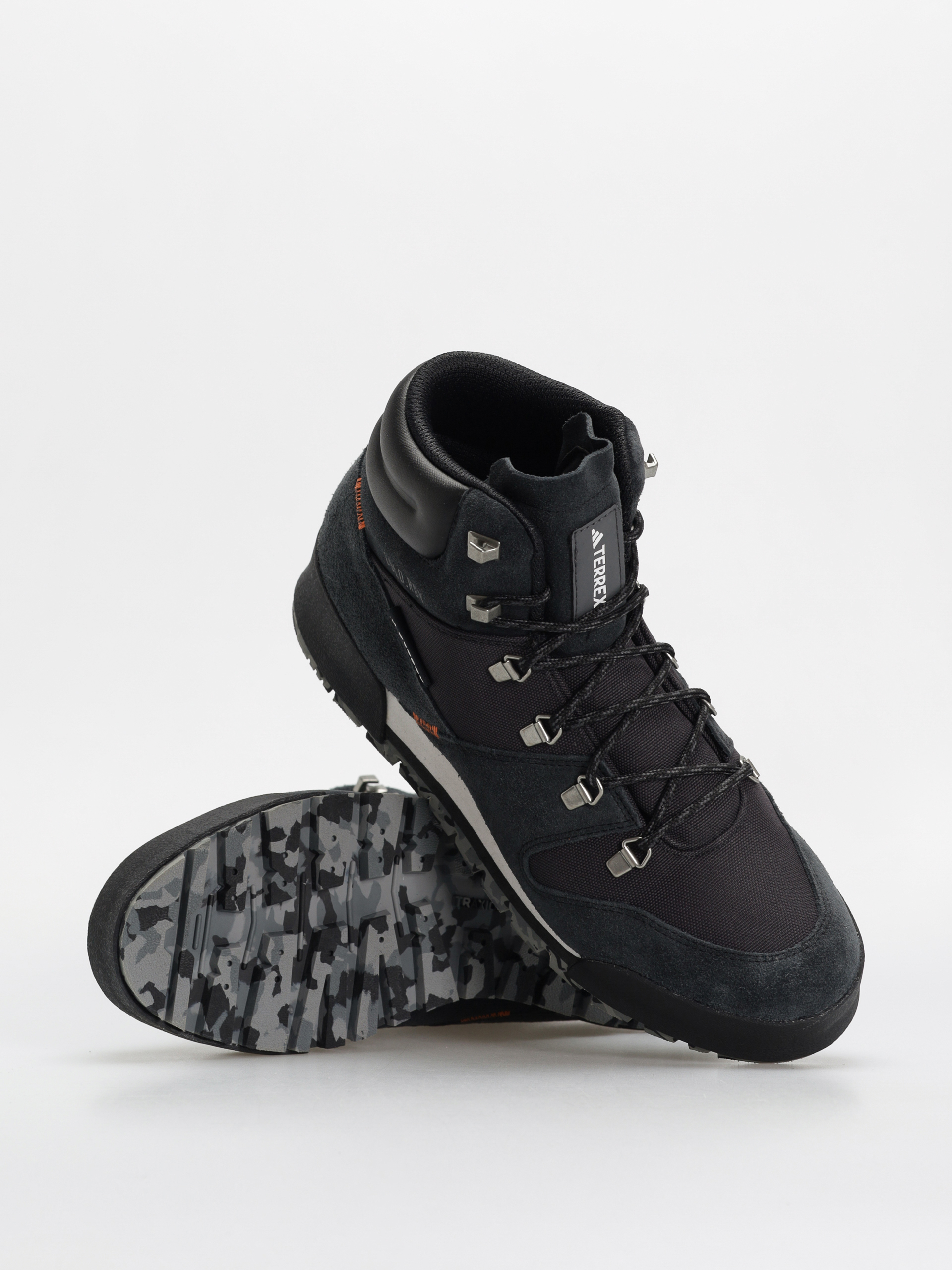 Buty adidas Terrex Snowpitch C. (cblack/cblack/seimor)