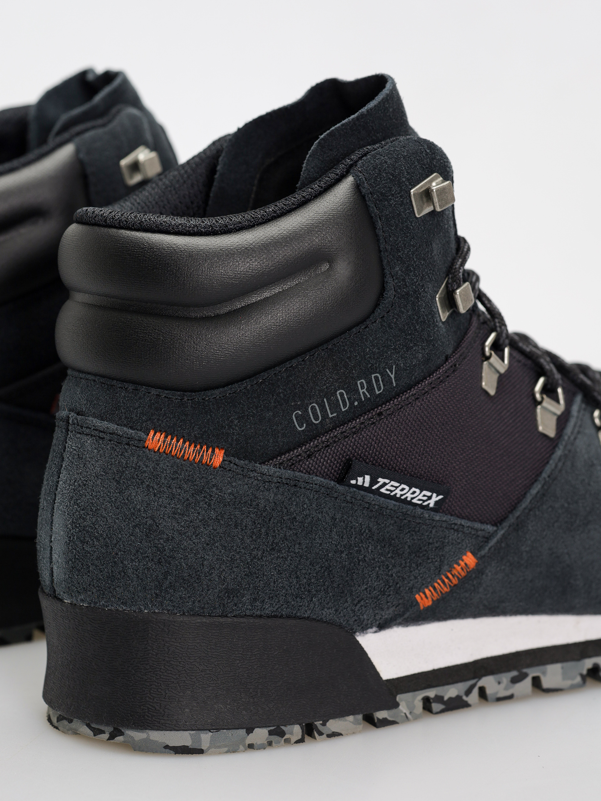 Buty adidas Terrex Snowpitch C. (cblack/cblack/seimor)