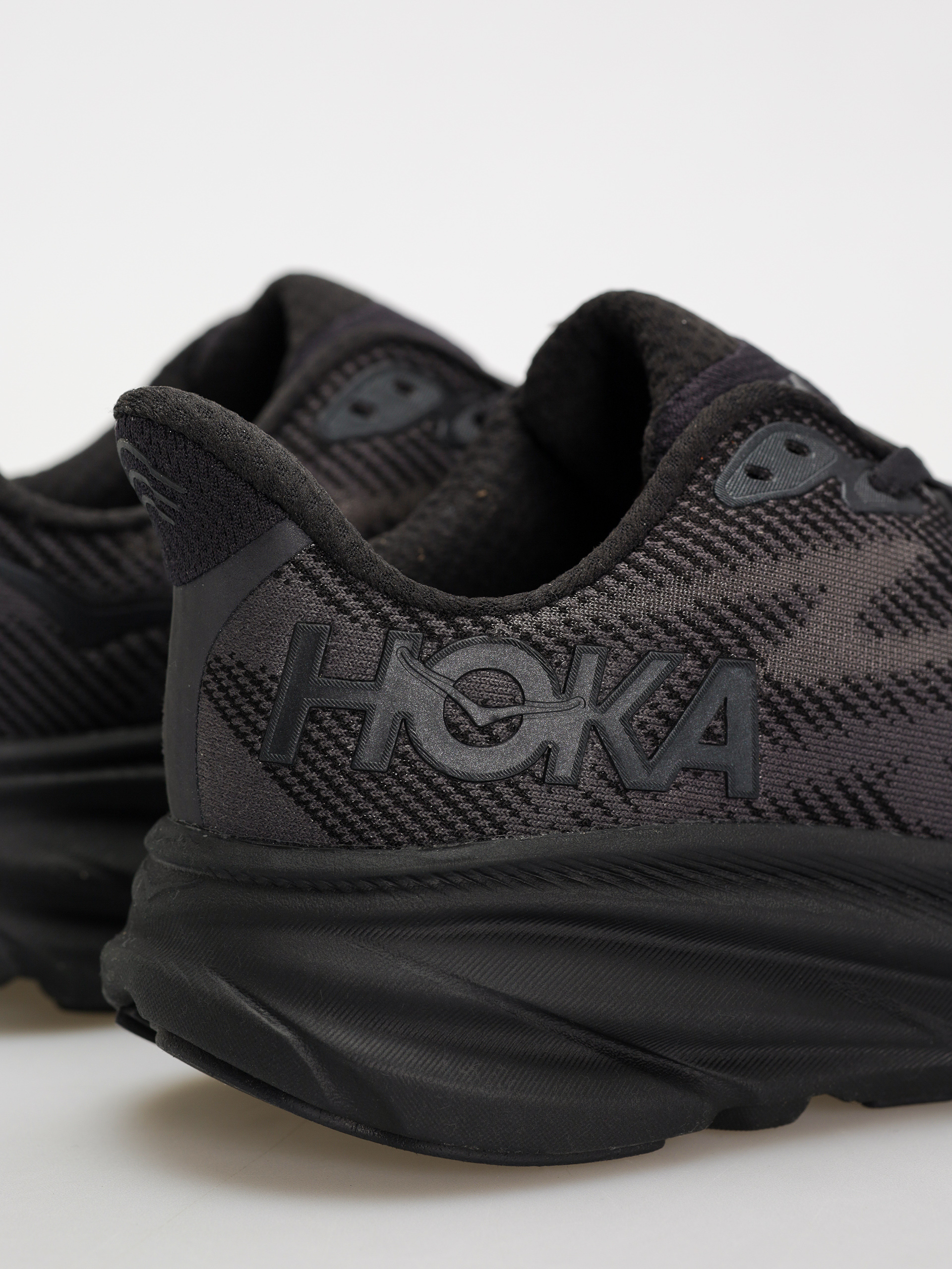 Buty Hoka Clifton 9 Wmn (black/black)