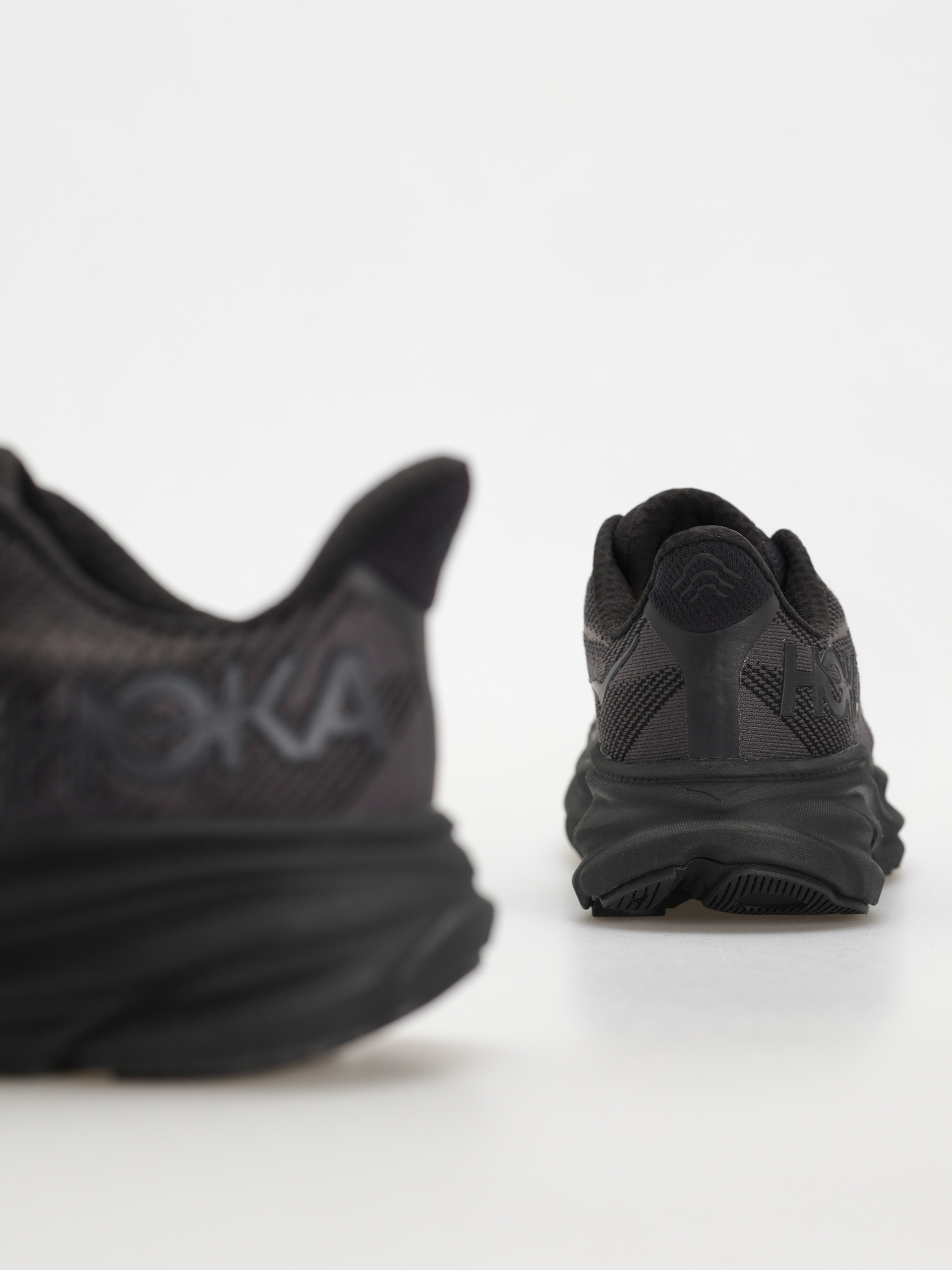 Buty Hoka Clifton 9 Wmn (black/black)