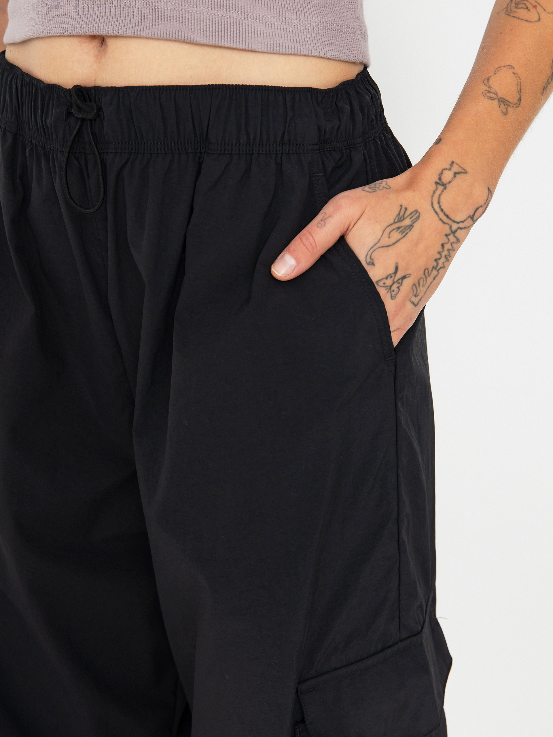 Spodnie New Balance Nylon Cargo Wmn (black)