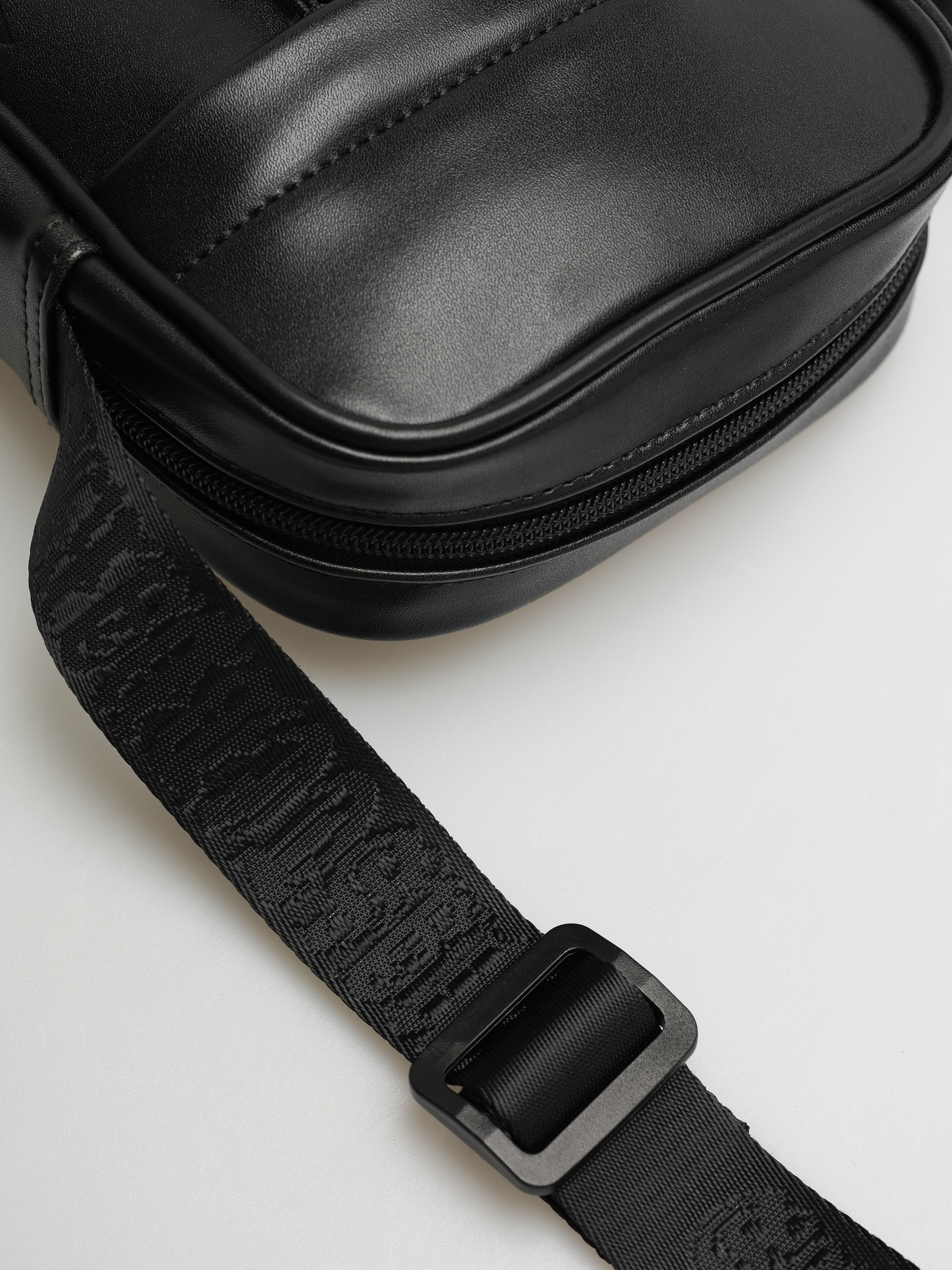 Torba Wasted Paris United Shoulder Bag (black)