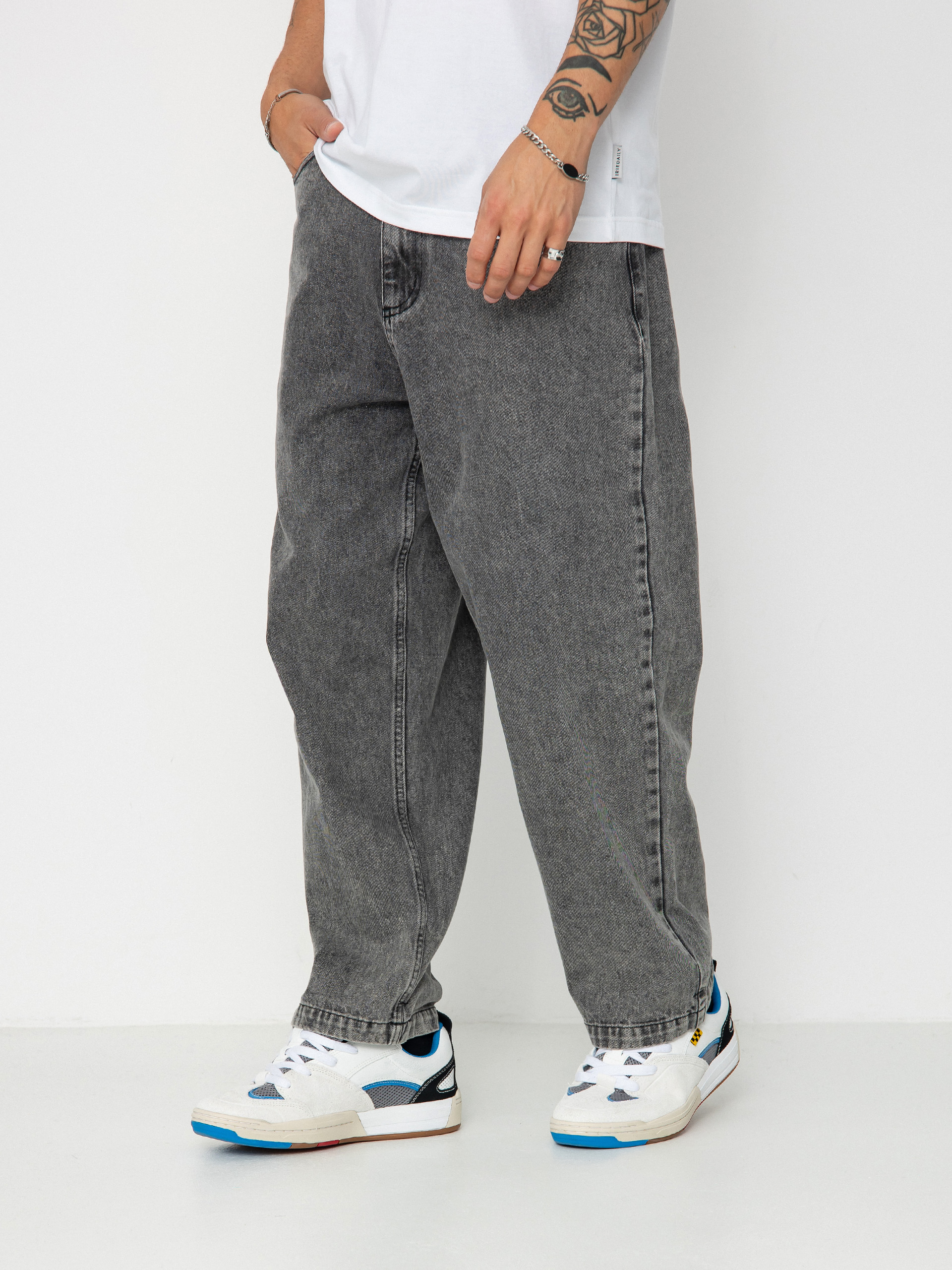 Spodnie Santa Cruz Big Pants (black acid wash)