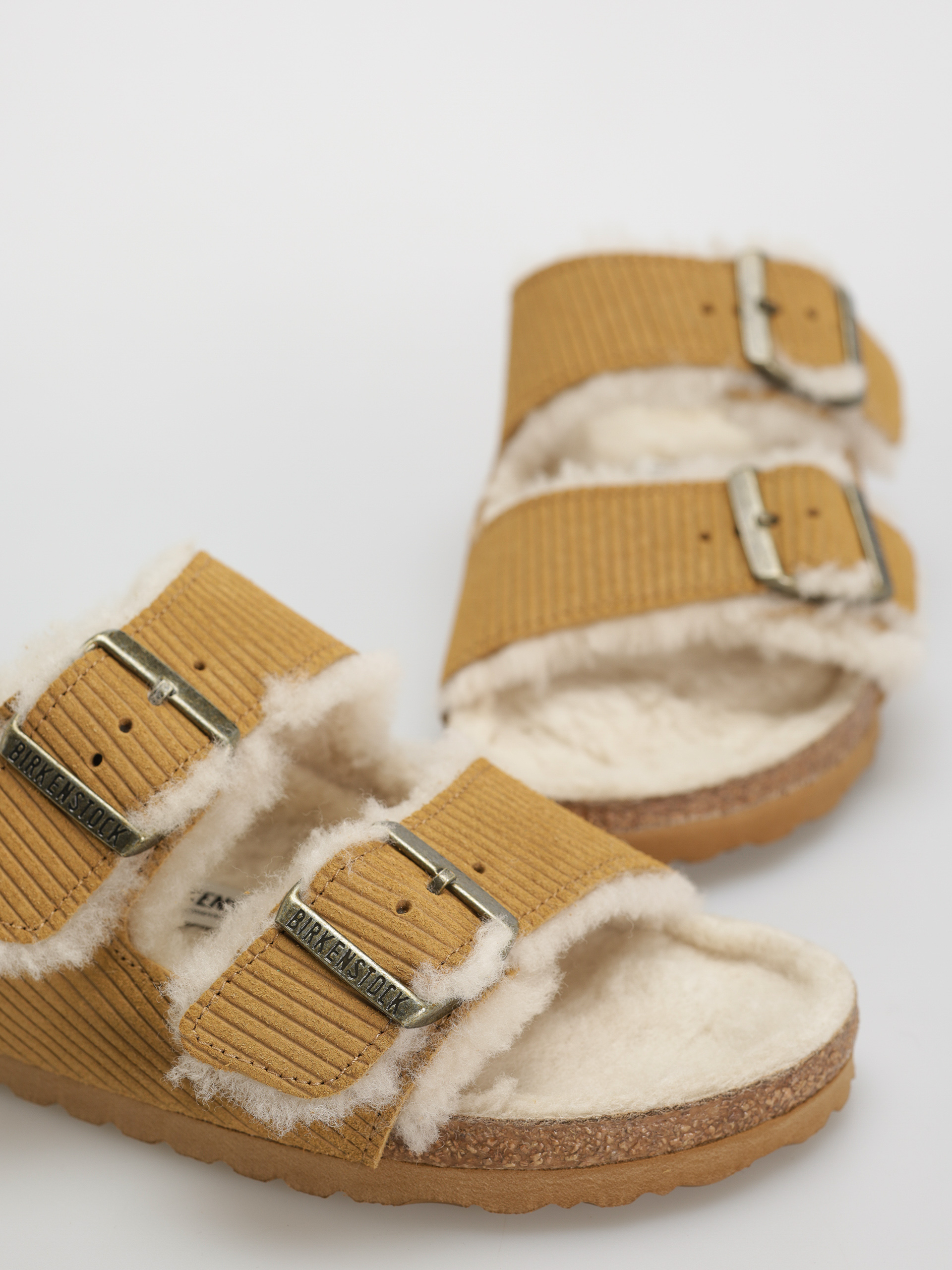 Klapki Birkenstock Arizona Fell Suede Leather Fur Narrow Wmn (corduroy cork brown)