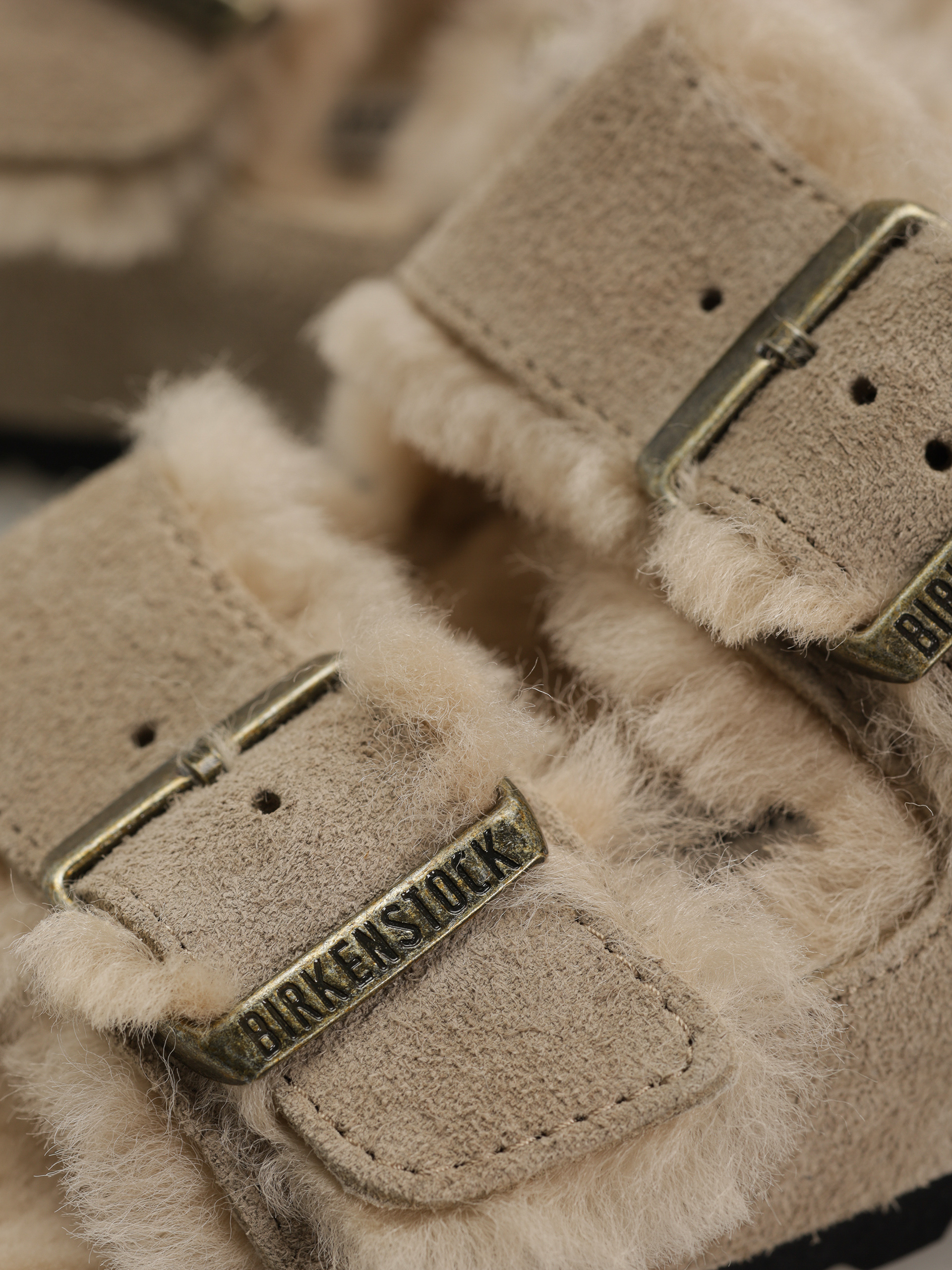 Klapki Birkenstock Arizona Shearling Suede Leather Fur Narrow Wmn (taupe)