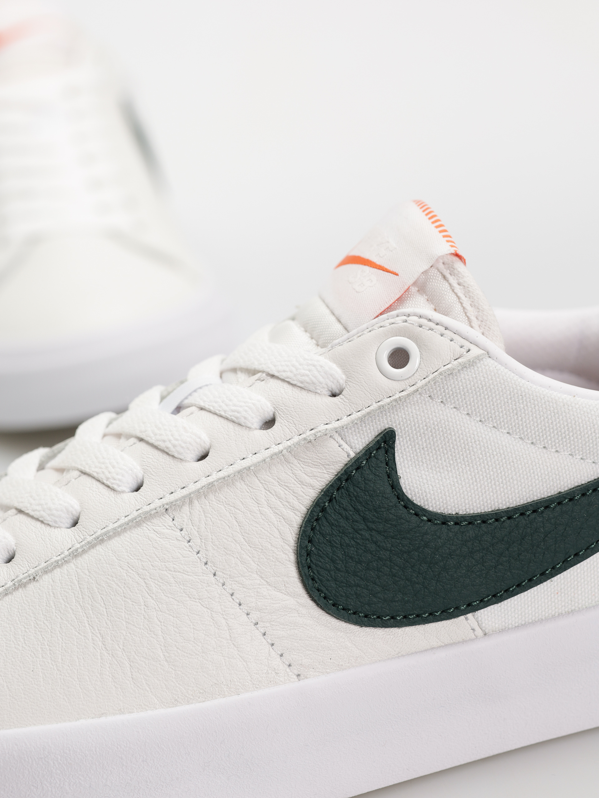 Buty Nike SB Zoom Blazer Low Pro Gt Iso (white/pro green white pro green)
