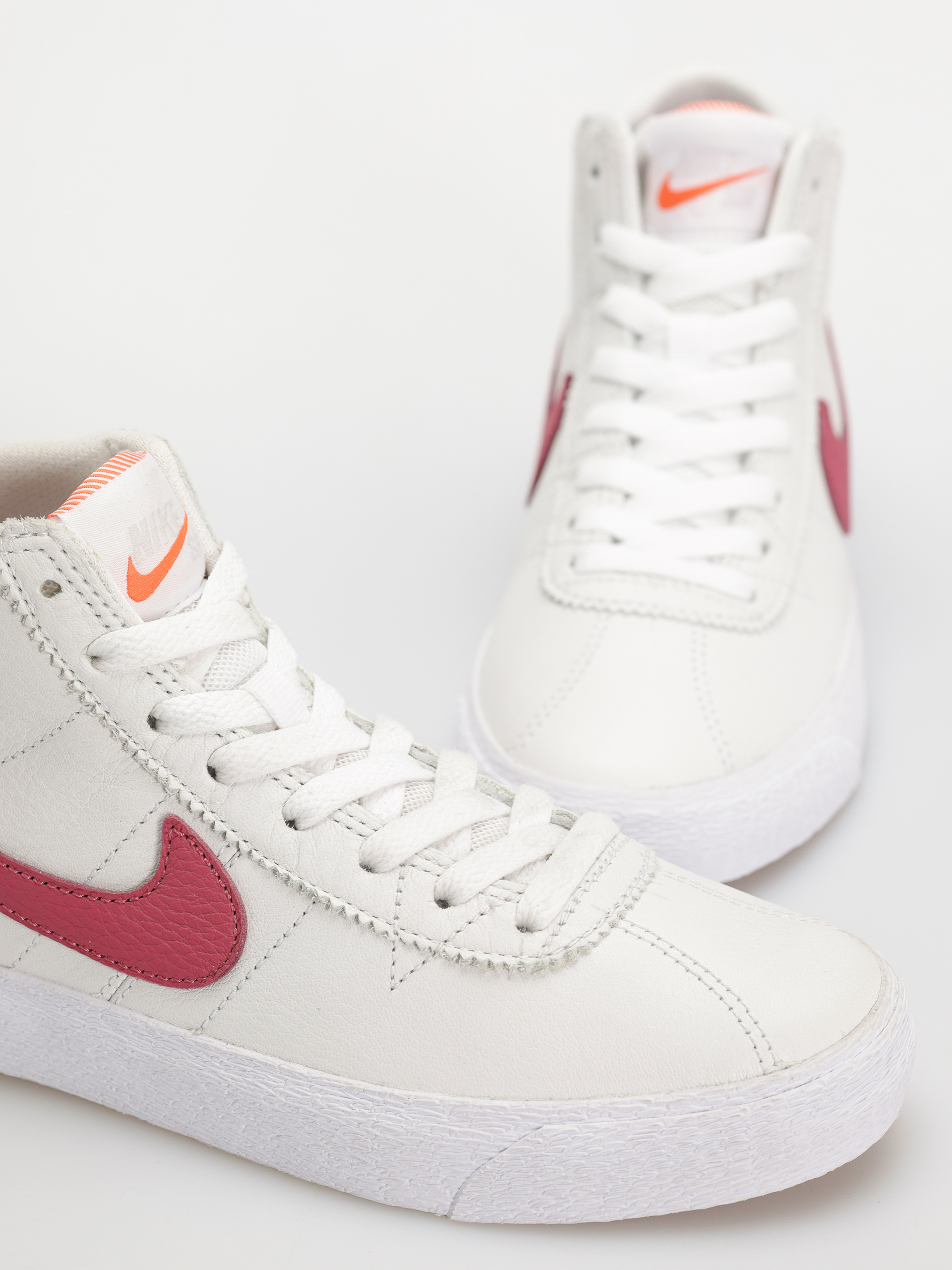 Buty Nike SB Bruin Hi Iso Wmn (white/sweet beet white sweet beet)