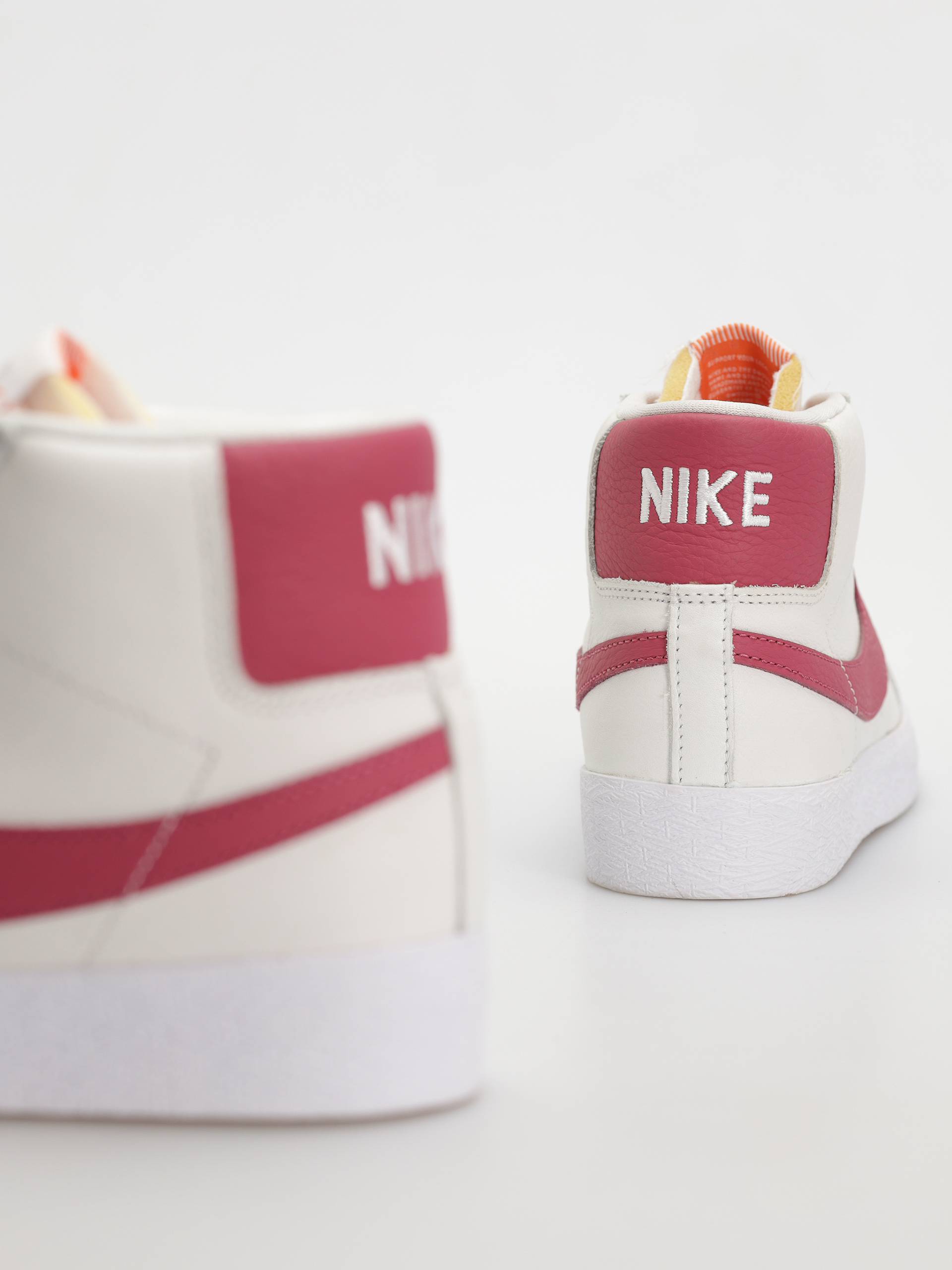 Buty Nike SB Zoom Blazer Mid Iso (white/sweet beet white sweet beet)