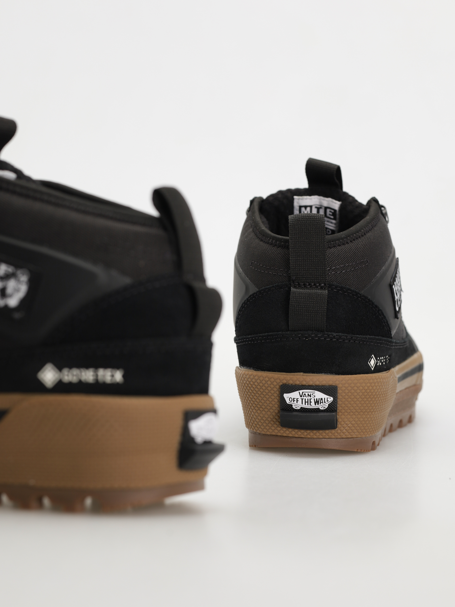 Buty Vans Half Cab Gore Tex MTE (black/gum)
