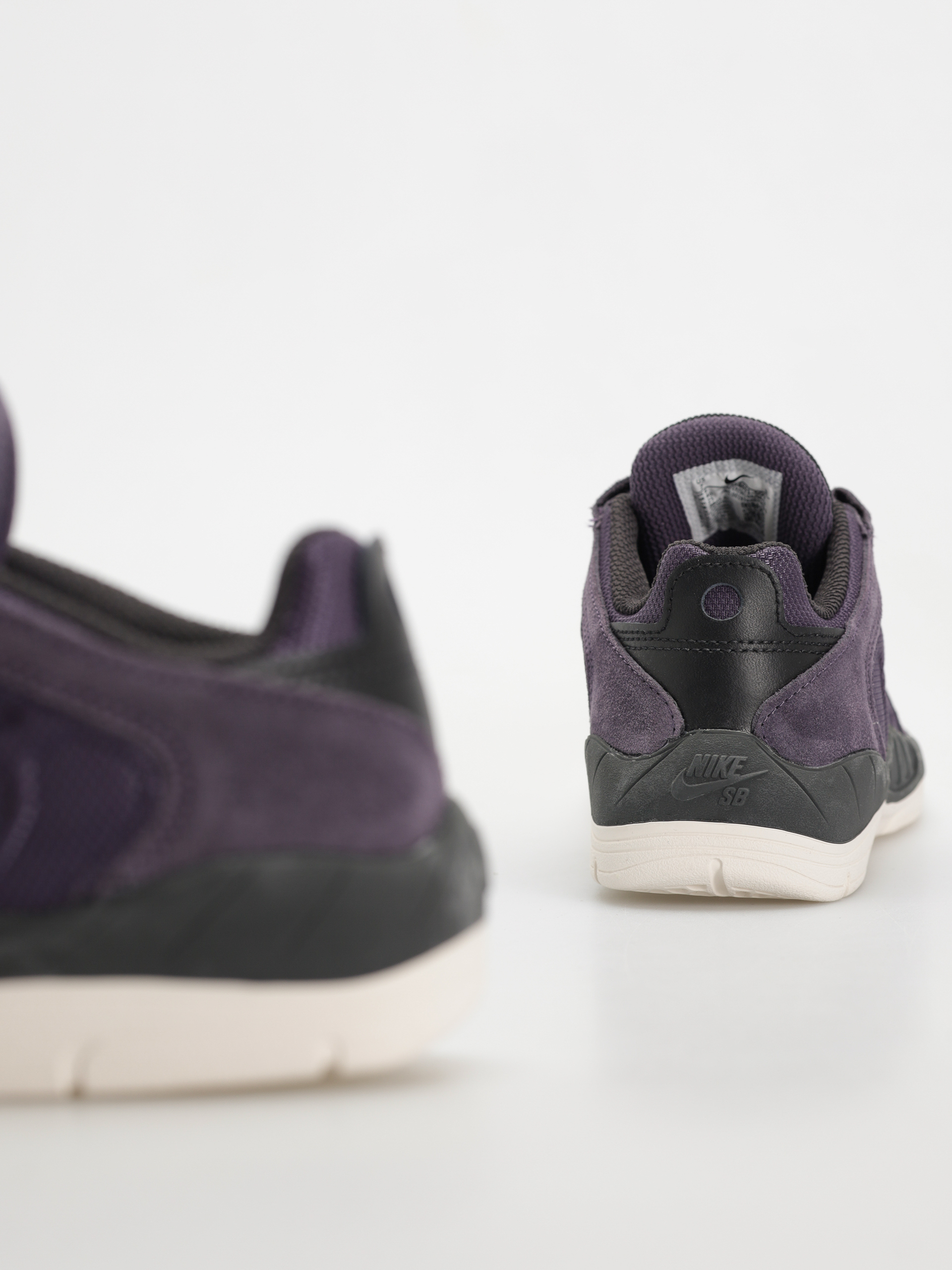 Buty Nike SB Vertebrae (dark raisin/university gold black)