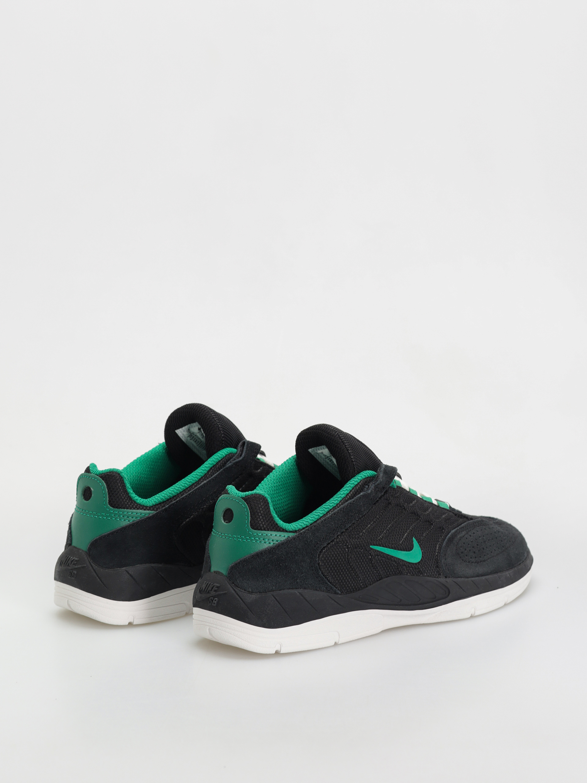 Buty Nike SB Vertebrae (black/malachite black summit white)