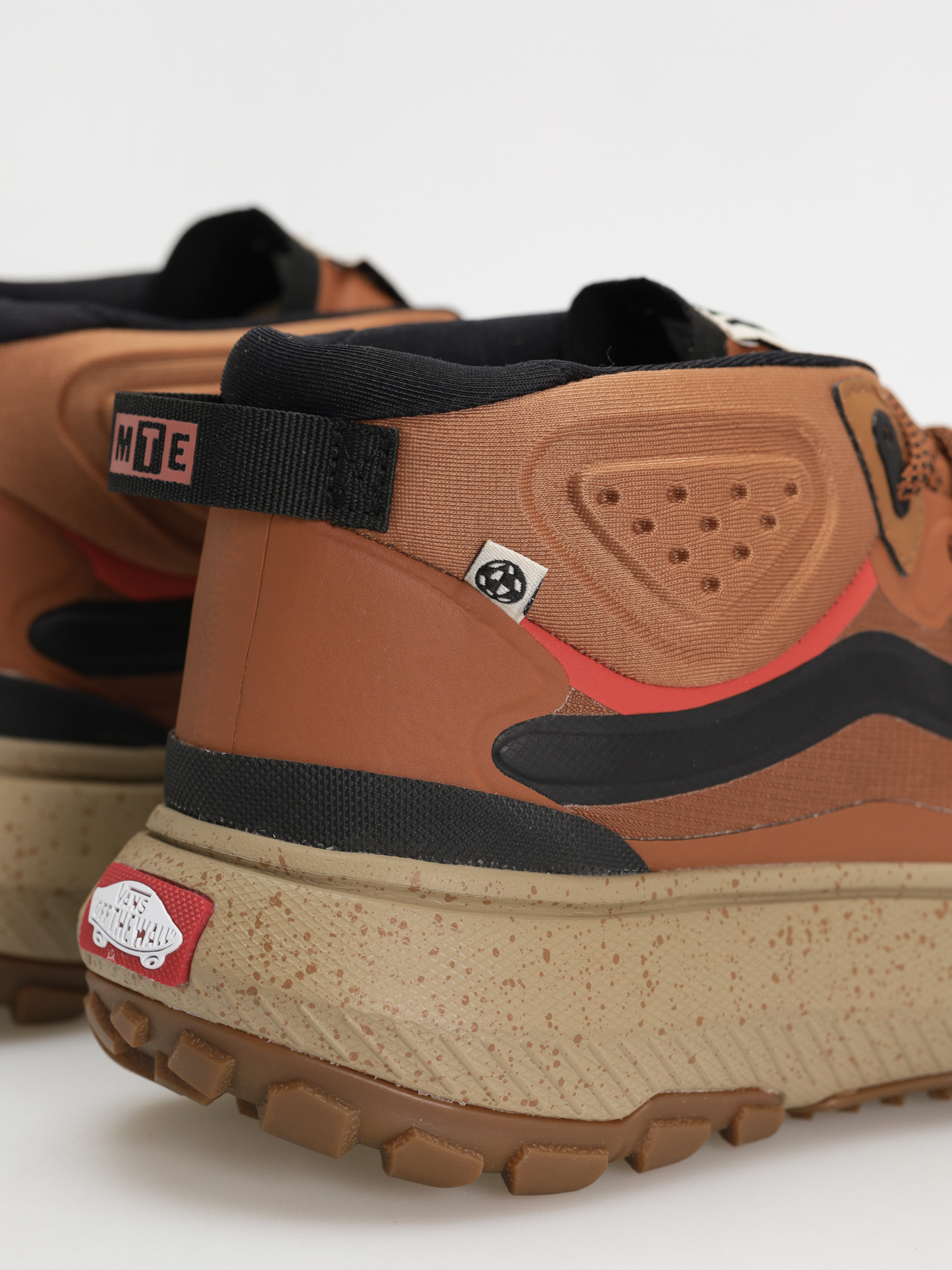 Buty Vans Crosspath Mid MTE (glazed ginger)