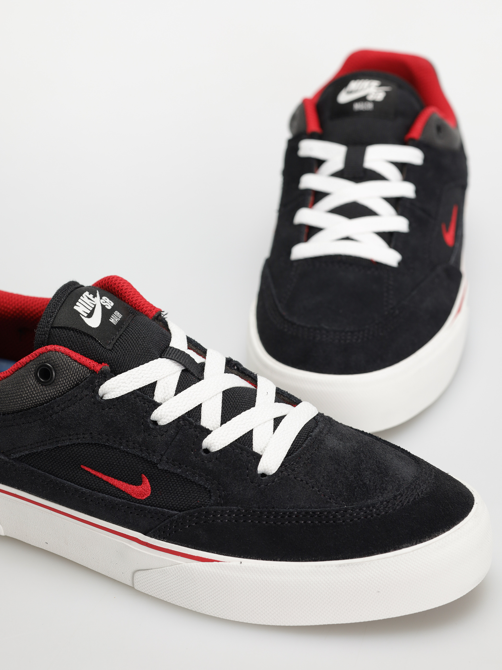 Buty Nike SB Malor (black/gym red black anthracite)