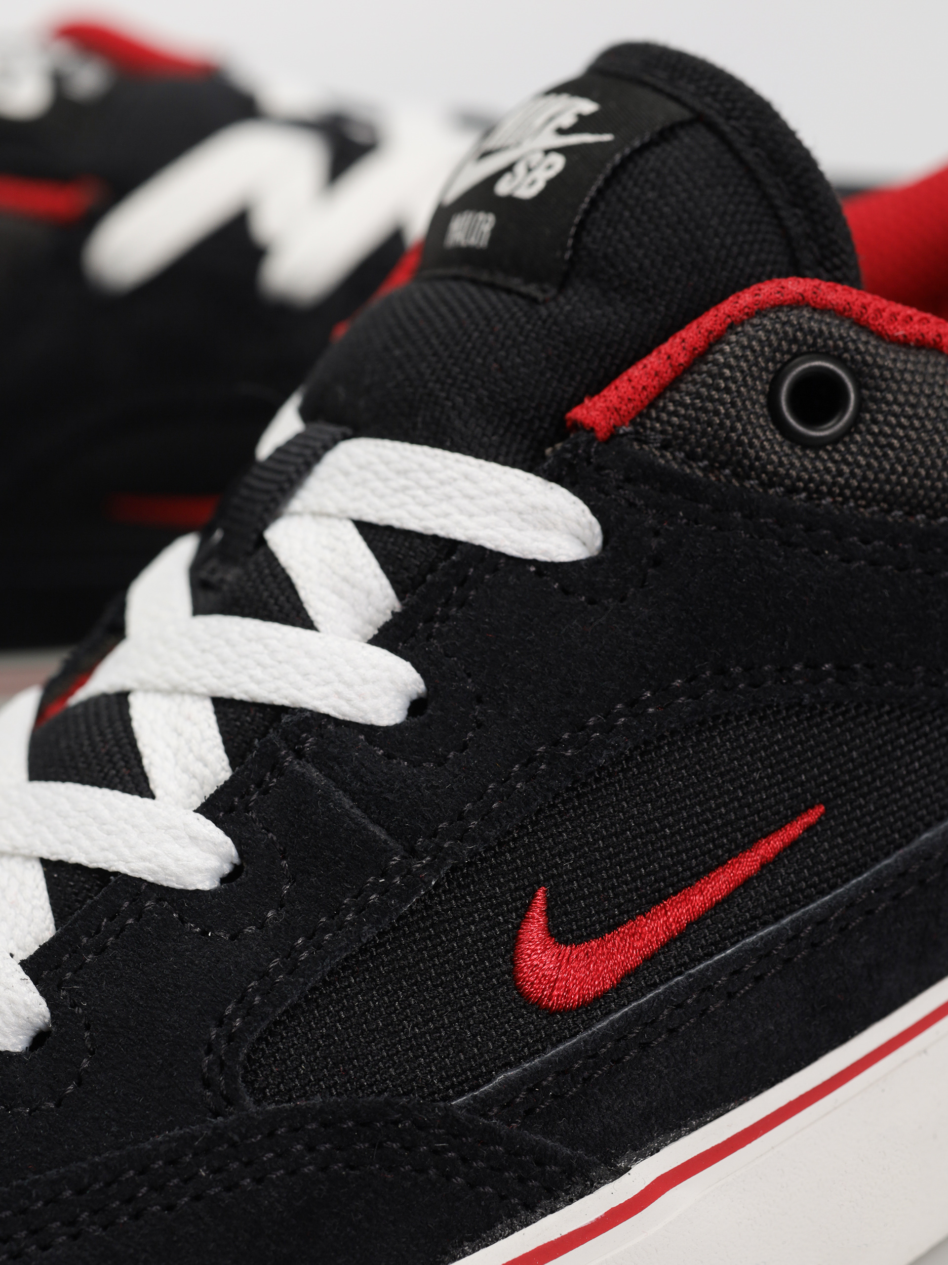Buty Nike SB Malor (black/gym red black anthracite)