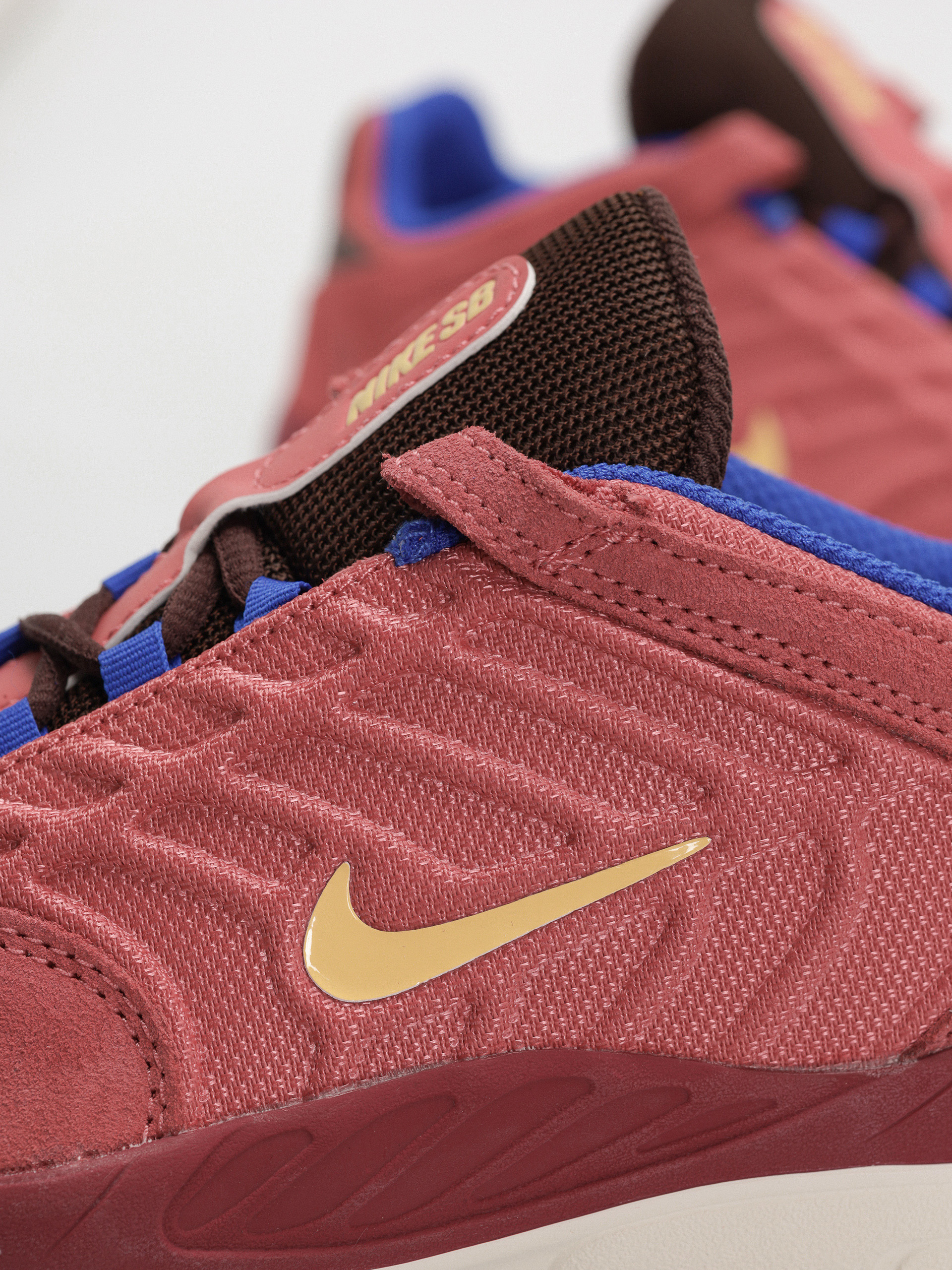 Buty Nike SB Vertebrae (adobe/melon tint earth noble red)