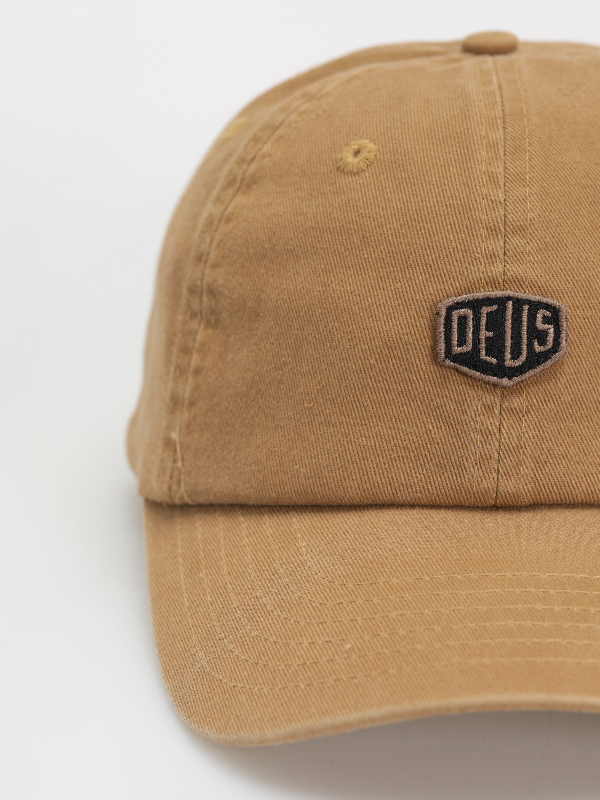 Czapka z daszkiem Deus Ex Machina Shield Standard (dijon)