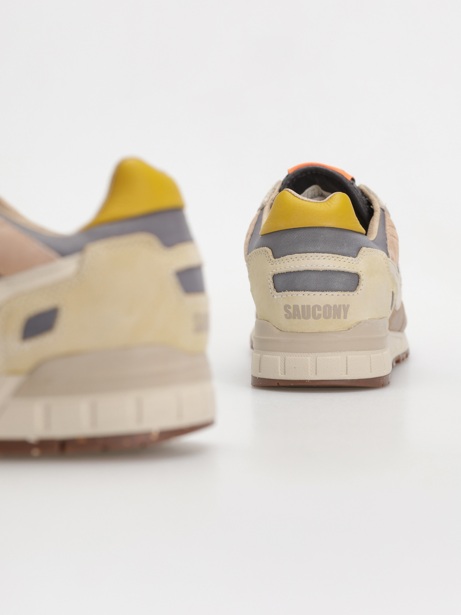 Buty Saucony Shadow 5000 (dark grey/sand)
