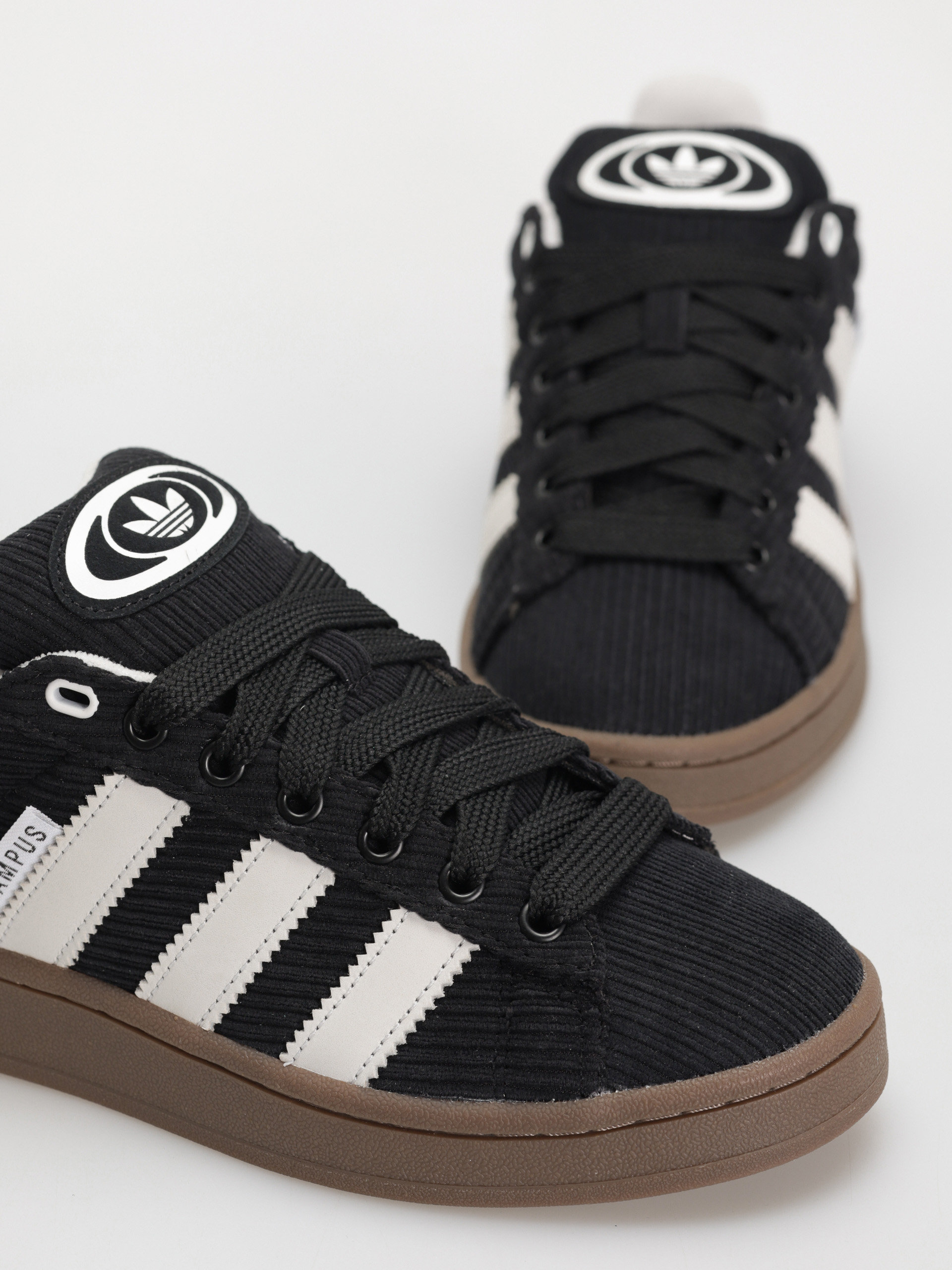 Buty adidas Campus 00s (cblack/crywht/gum5)