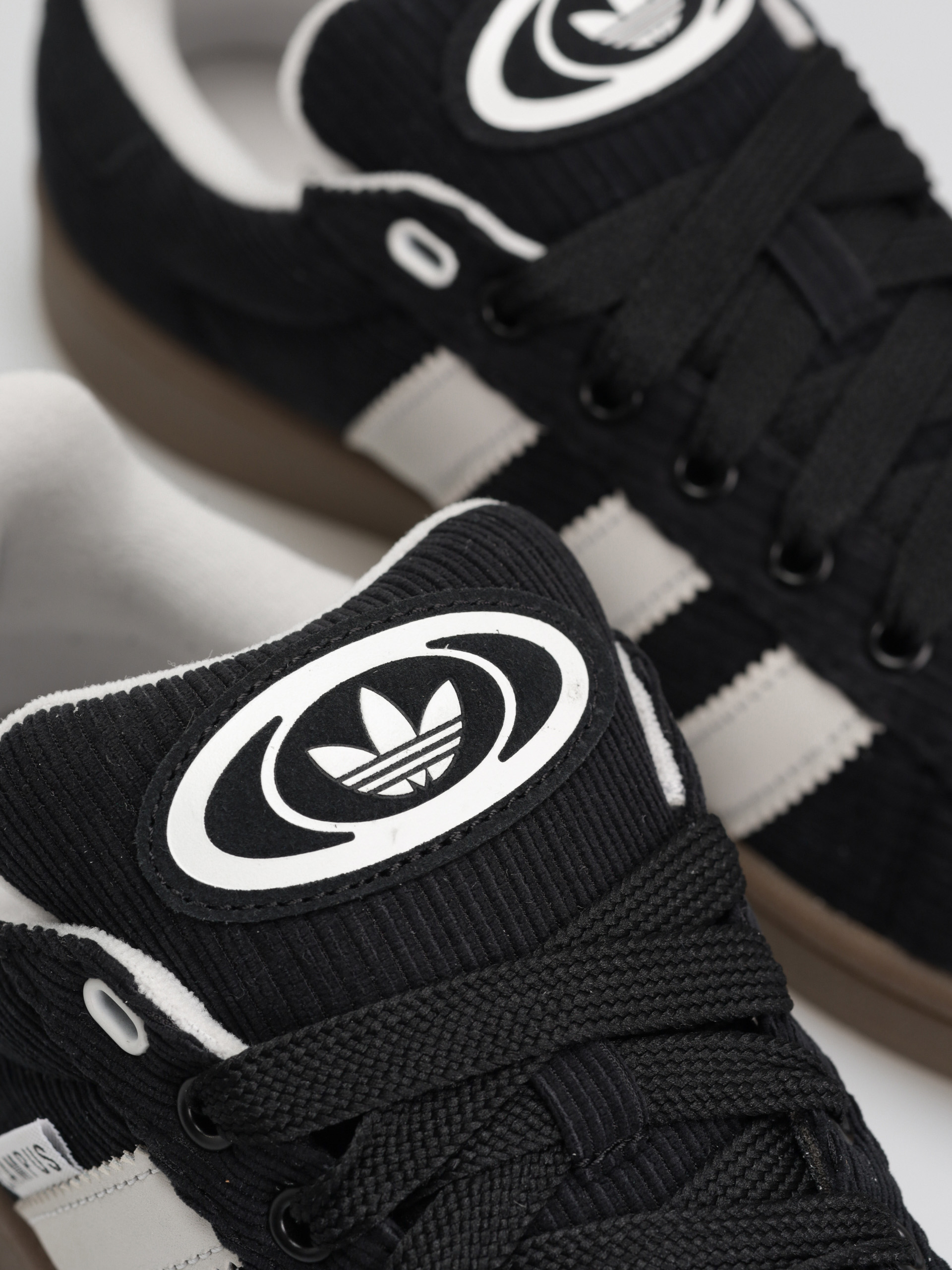 Buty adidas Campus 00s (cblack/crywht/gum5)