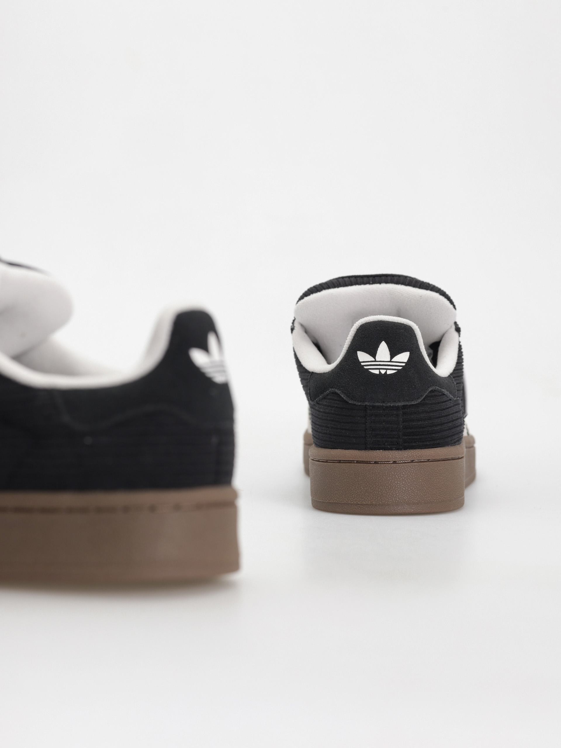 Buty adidas Campus 00s (cblack/crywht/gum5)