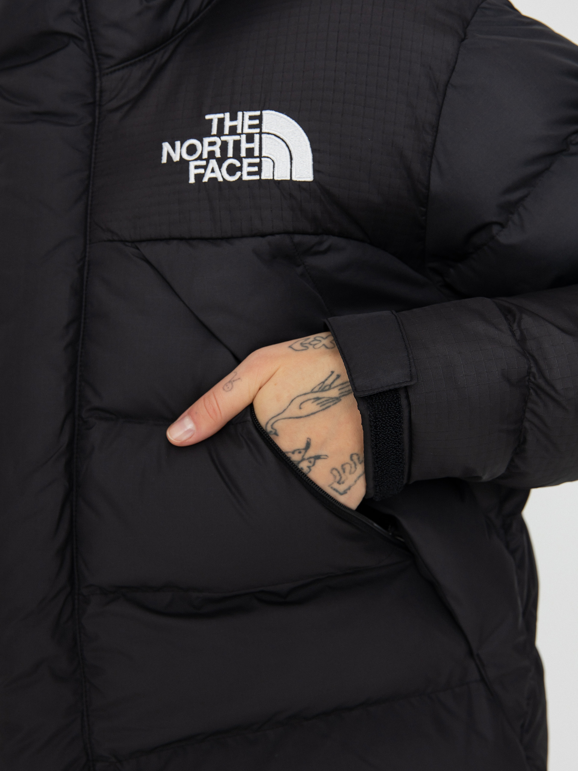 Kurtka The North Face Limbara Insulated Parka Wmn (tnf black)