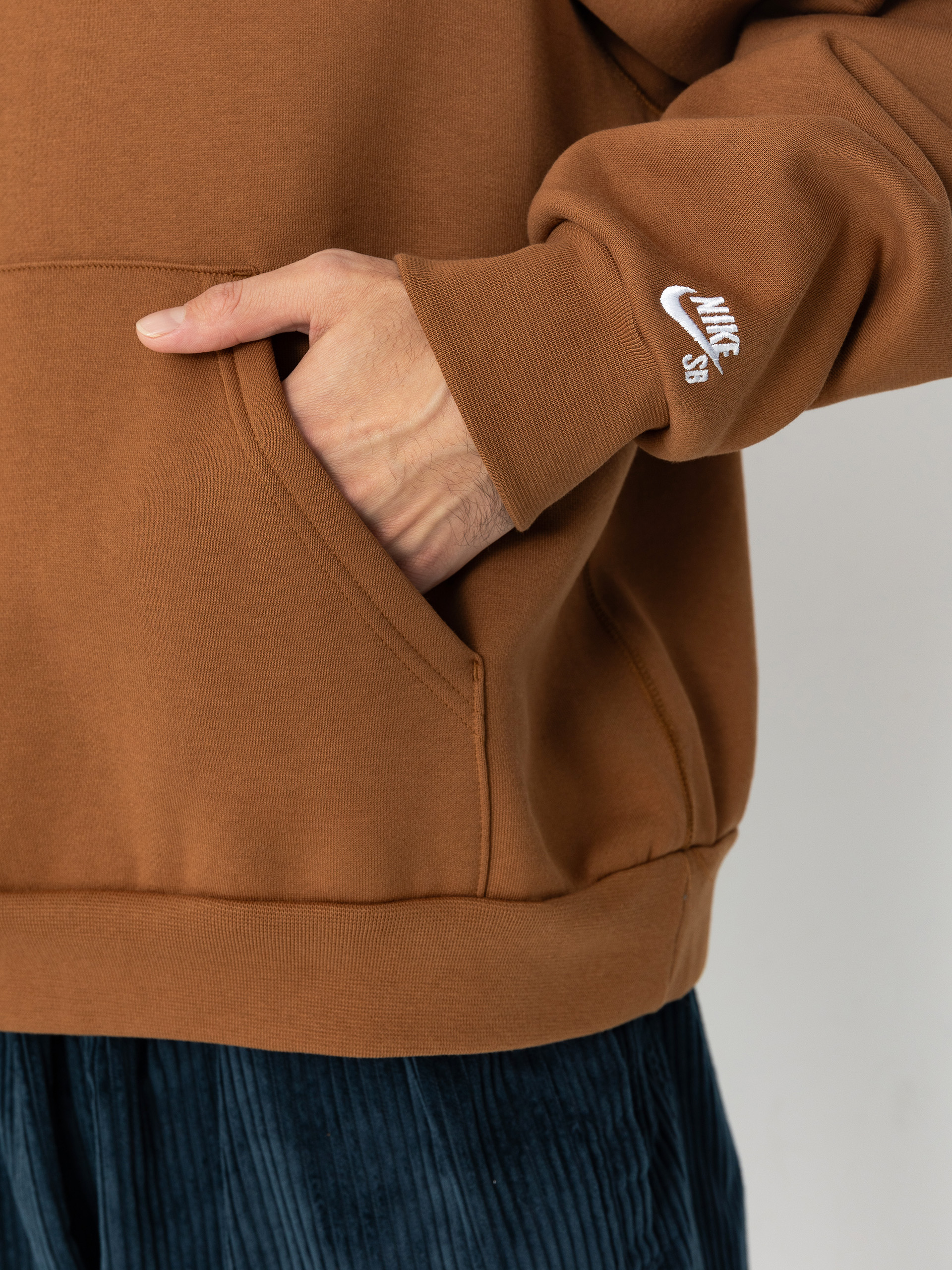 Bluza z kapturem Nike SB Flc N Swoosh HD (lt british tan/white)