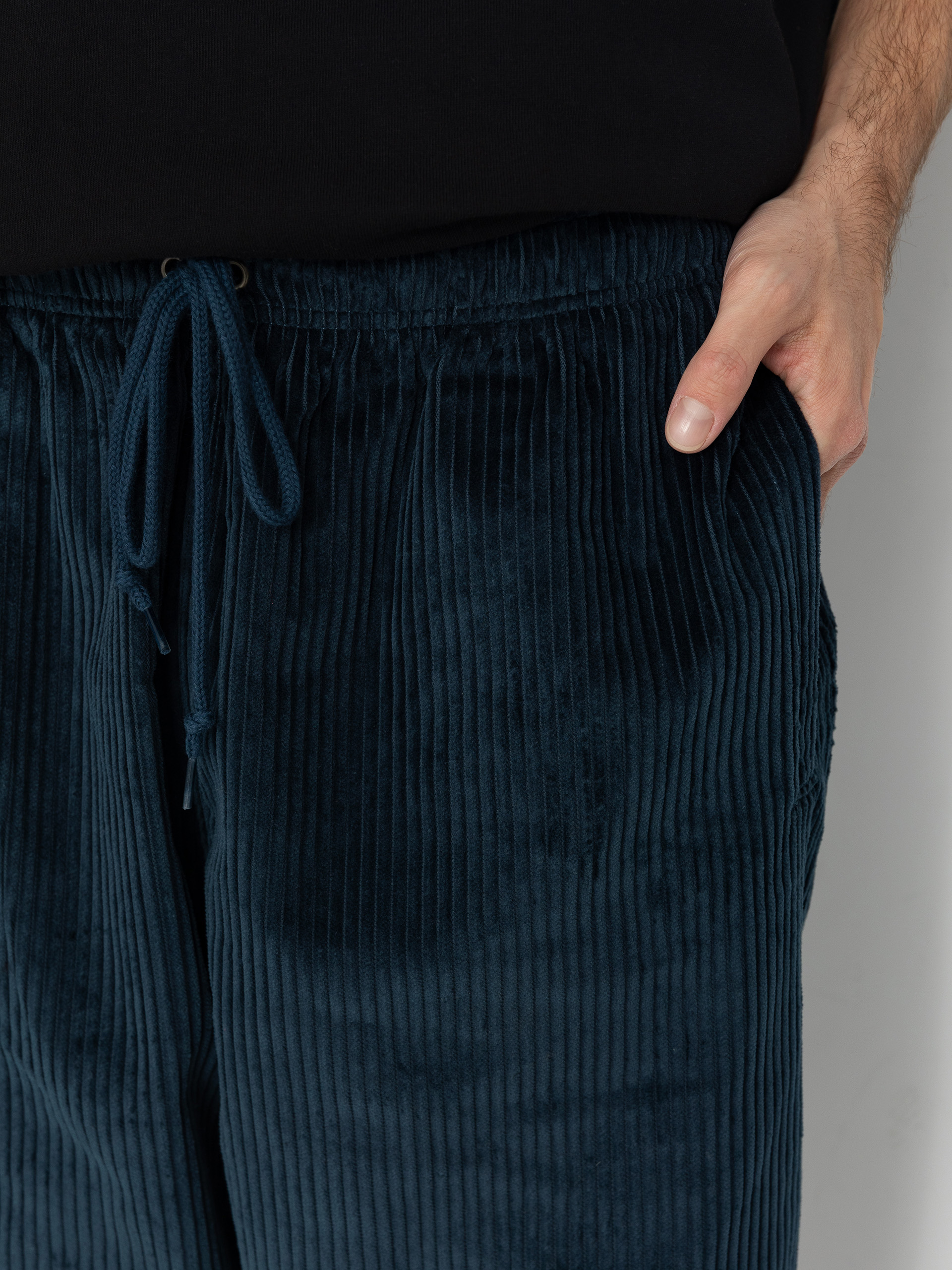 Spodnie Nike SB Elastic Cord (armory navy/team red)