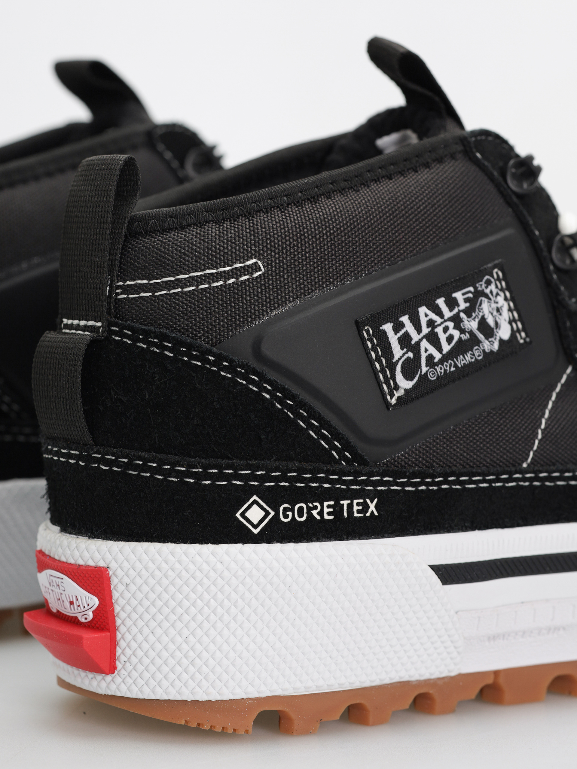 Buty Vans Half Cab Gore Tex MTE (black/white)