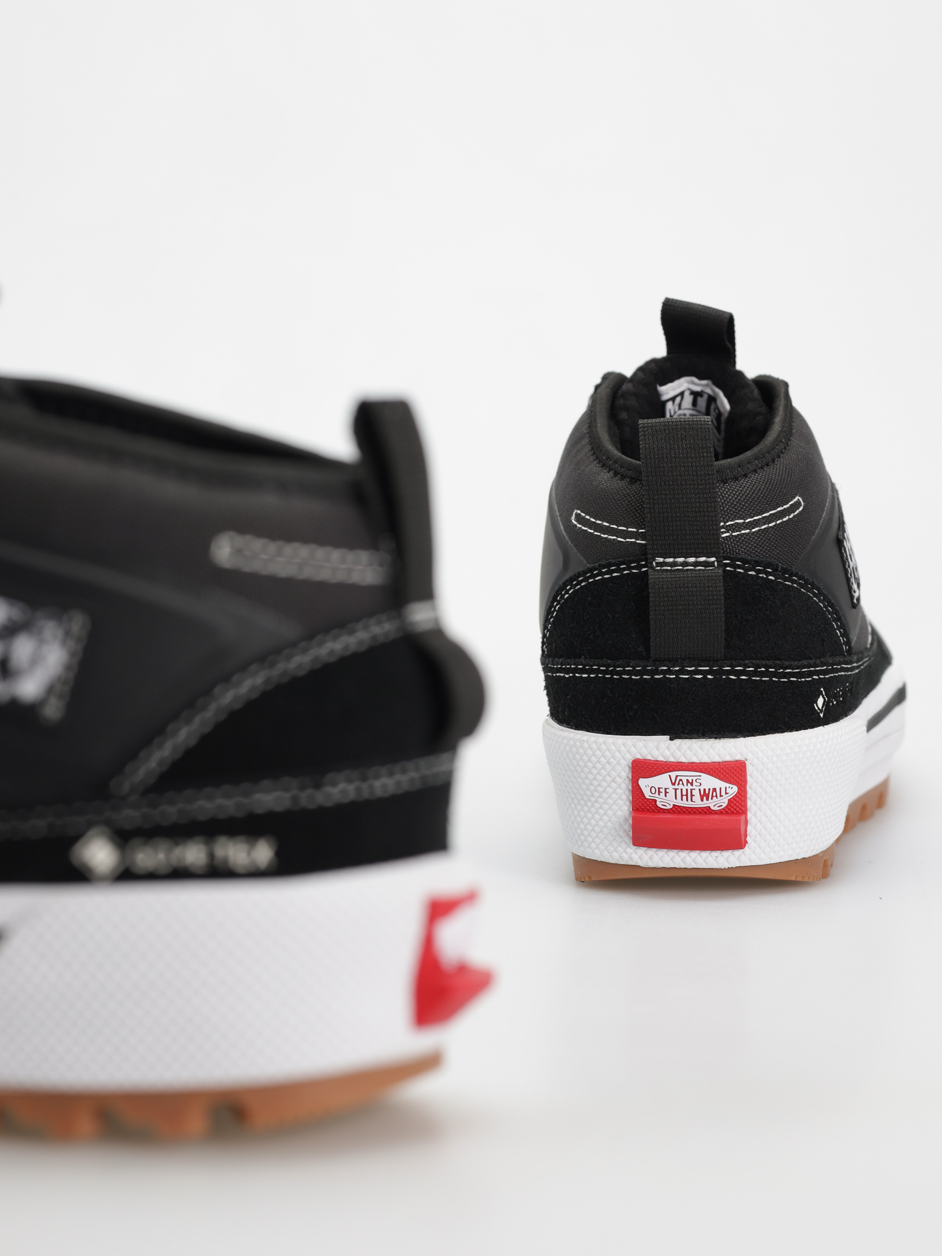 Buty Vans Half Cab Gore Tex MTE (black/white)