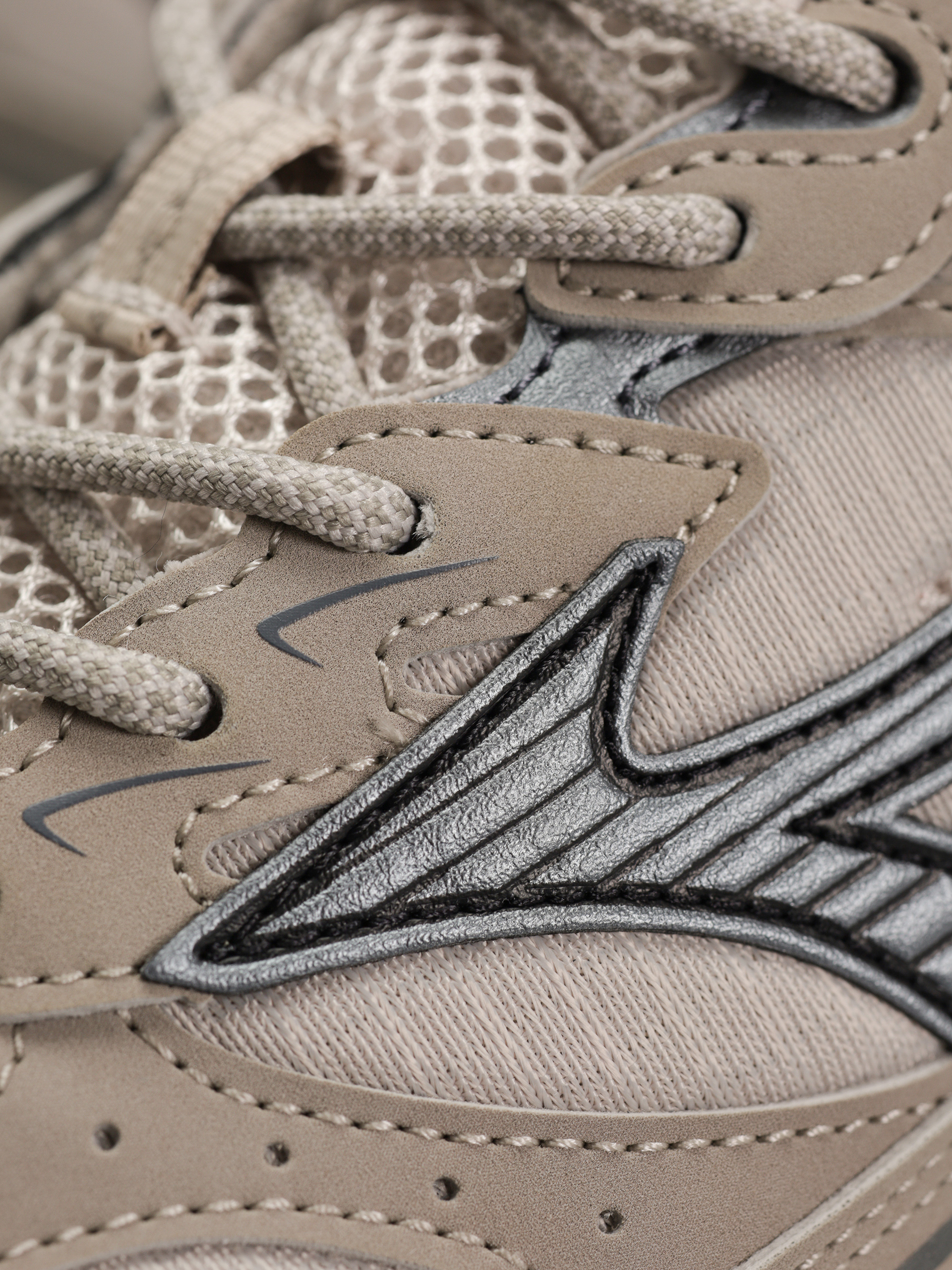 Buty Mizuno MXR Tech (silver cloud/metallic gray/vintage khaki)